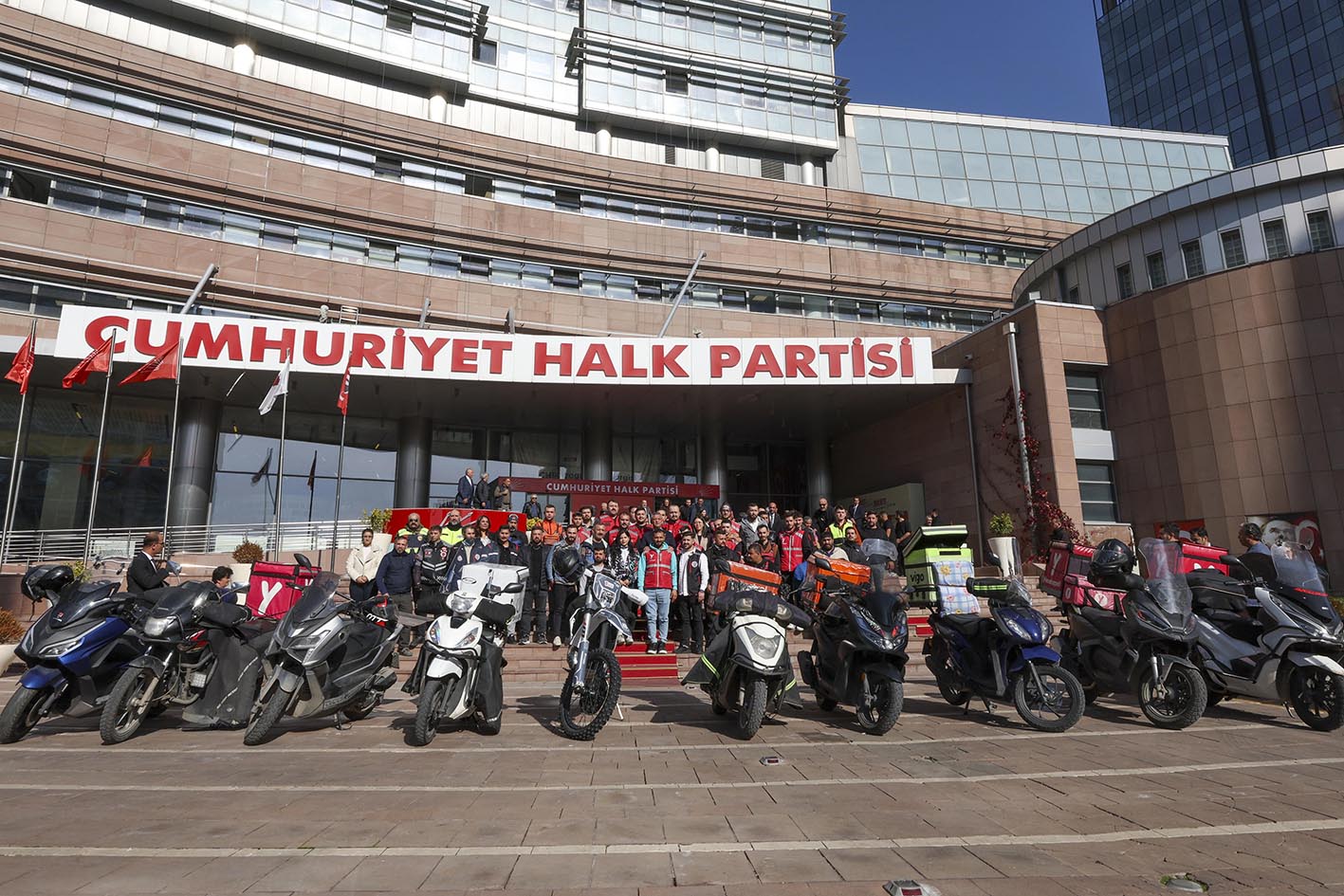 O Z G U R O Z E L K U R Y E Y E H I Z D A Y A T A N O L U M L E 1003724 297733