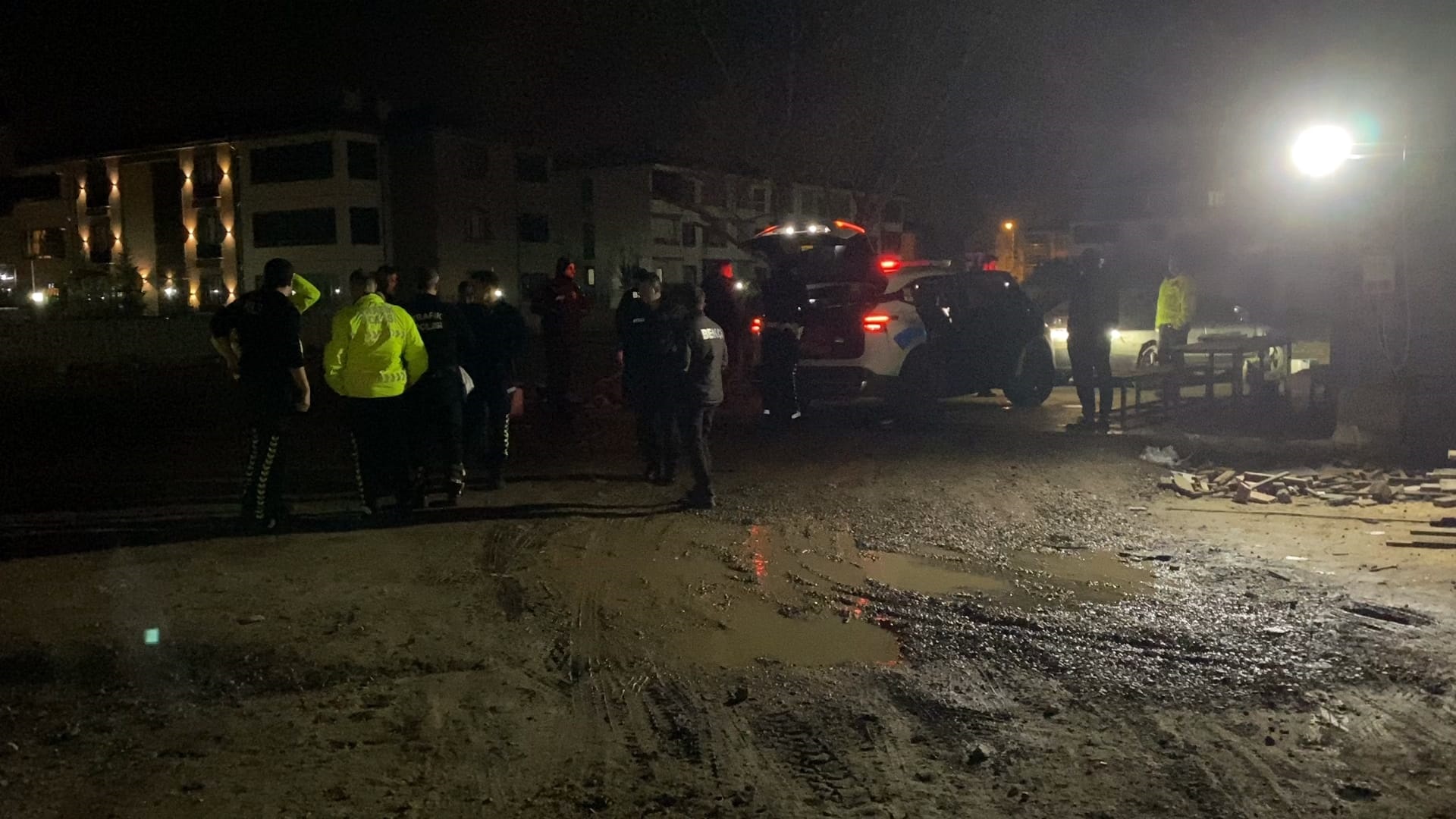 P O L I S T E N K A C A N S U R U C U 10 K I L O M E T R E L I K T 1004527 298057