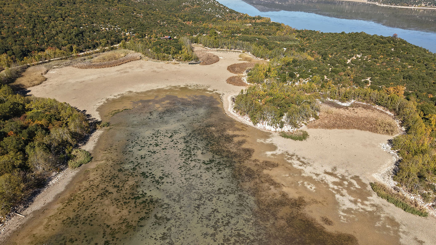 S U Y U 300 M E T R E C E K I L E N K O V A D A G O L U N U N 999409 296524