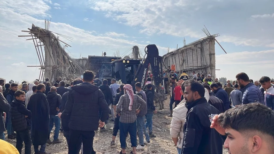 Sanliurfada Beton Dokumu Sirasinda Je1F