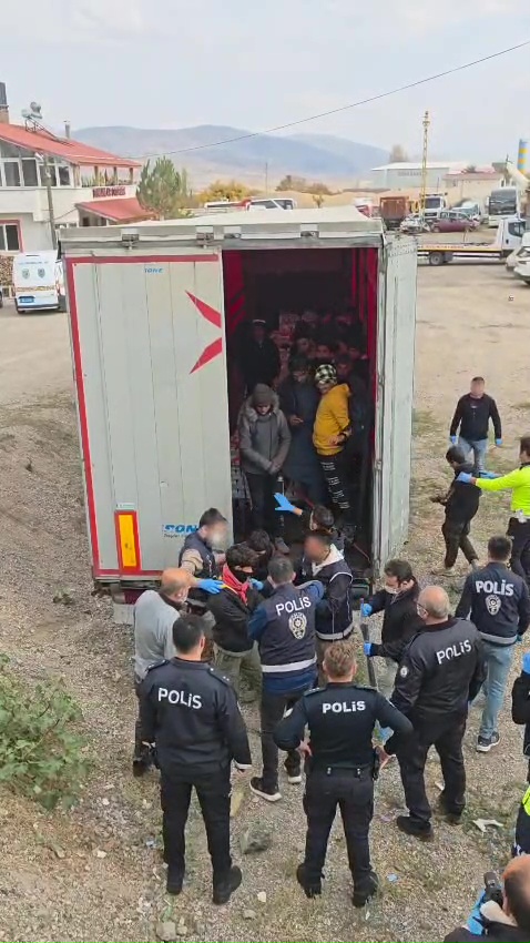 T I R D O R S E S I N D E 18 K A C A K G O C M E N Y A K A L A N D I 1015630 301322