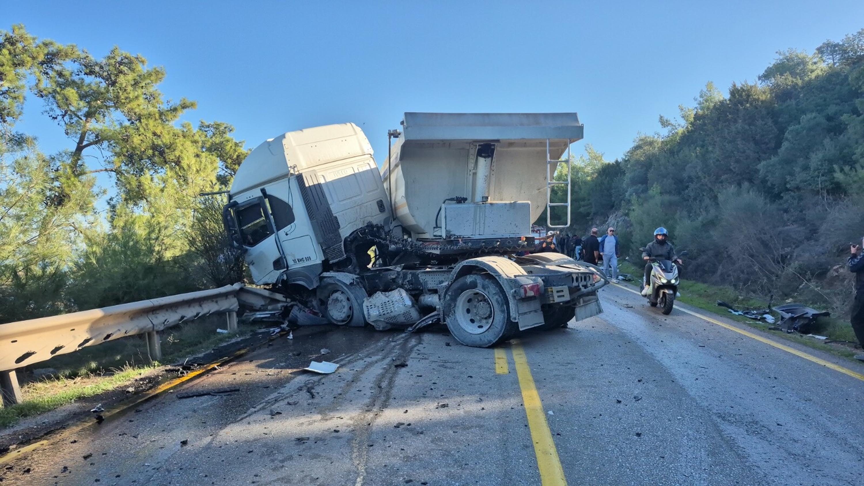 T I R I L E C A R P I S A N O T O M O B I L D E M I R Y I G I N I N 1019270 302408