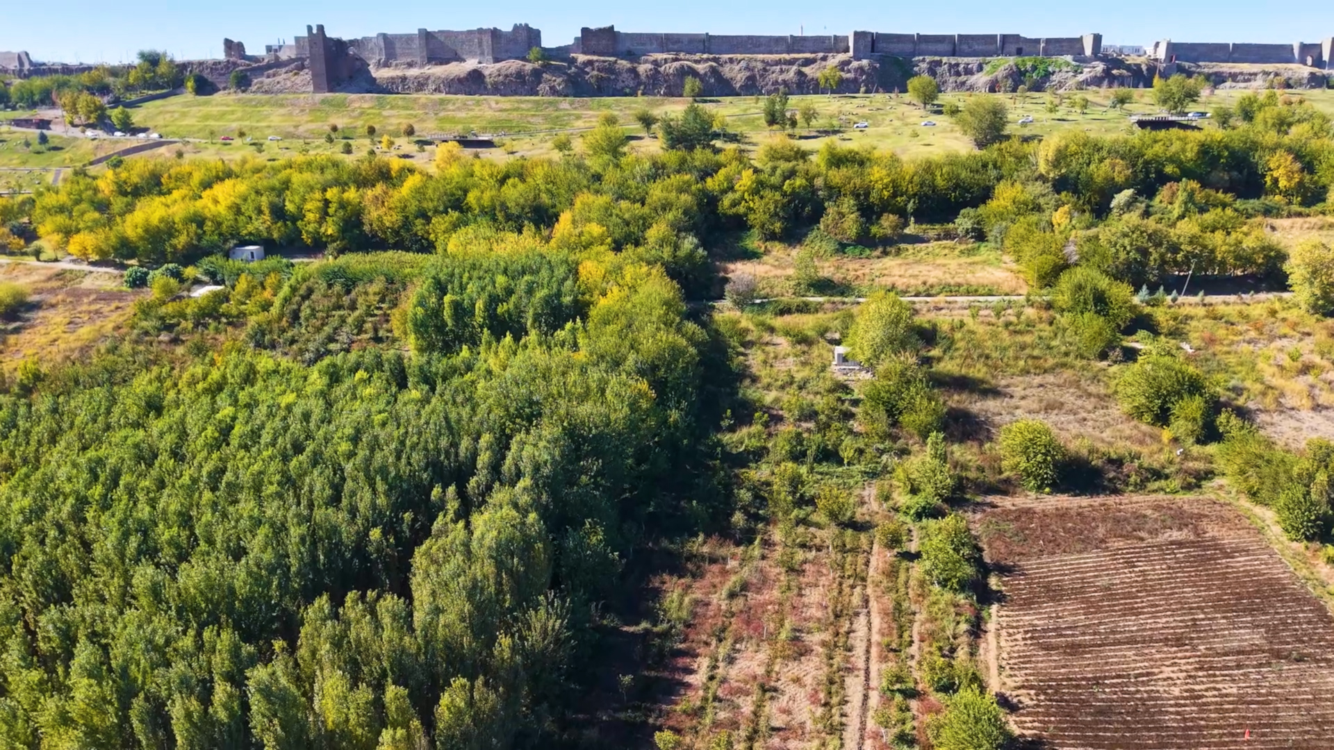 U N E S C O L I S T E S I N D E K I 8 B I N Y I L L I K H E V S E L 995806 295414