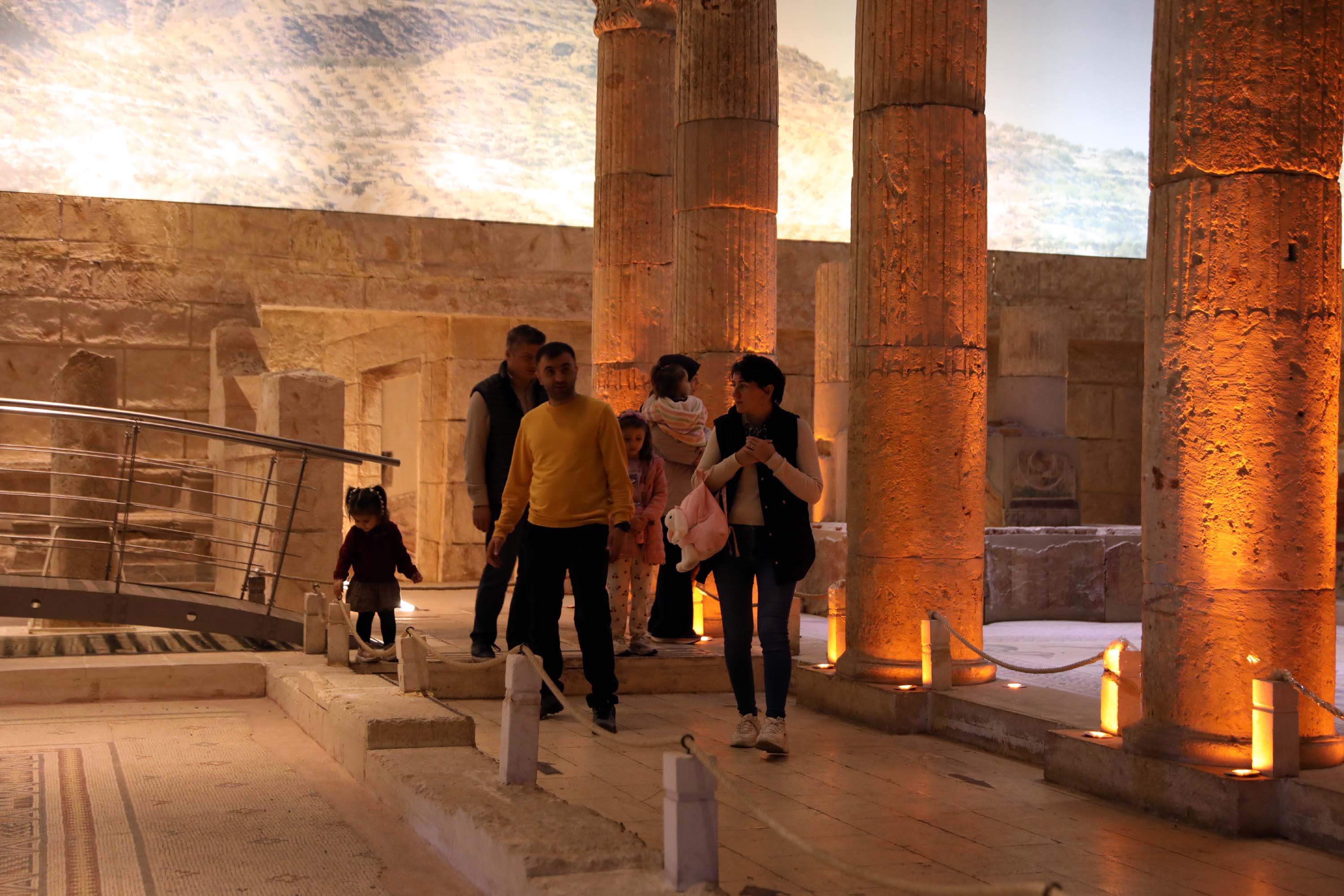 Z E U G M A M O Z A I K M U Z E S I N E R E K O R Z I Y A R E T C I 1027743 304965