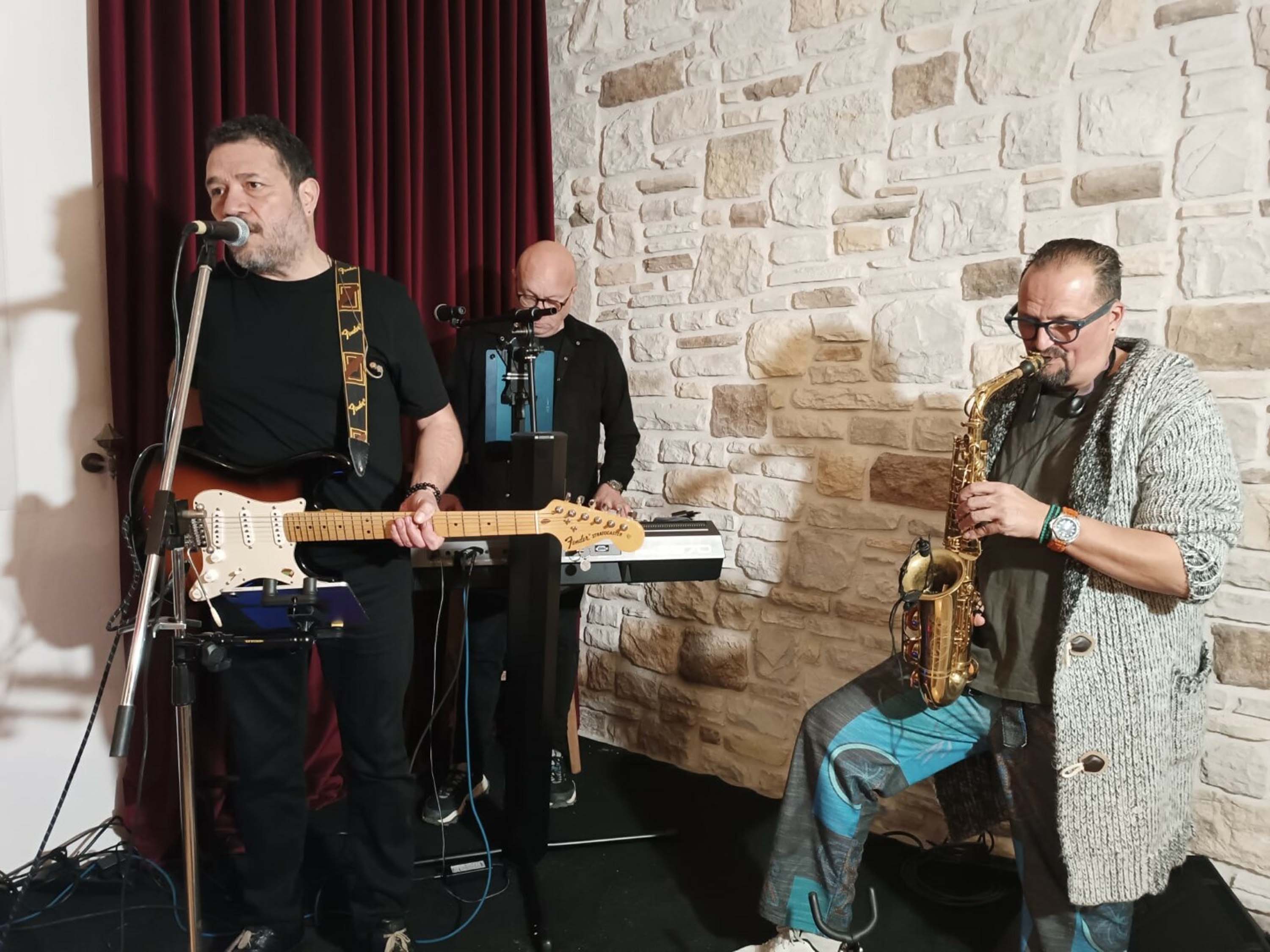 2 M U H E N D I S V E 1 C E R R A H O G R E N C I L E R E B U R S 1052876 312396