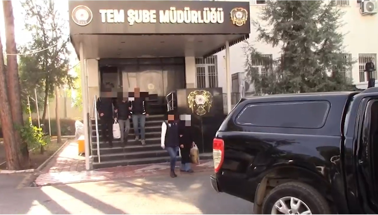 37 I L D E F E T O O P E R A S Y O N L A R I 58 T U T U K L A M A 1042783 309444