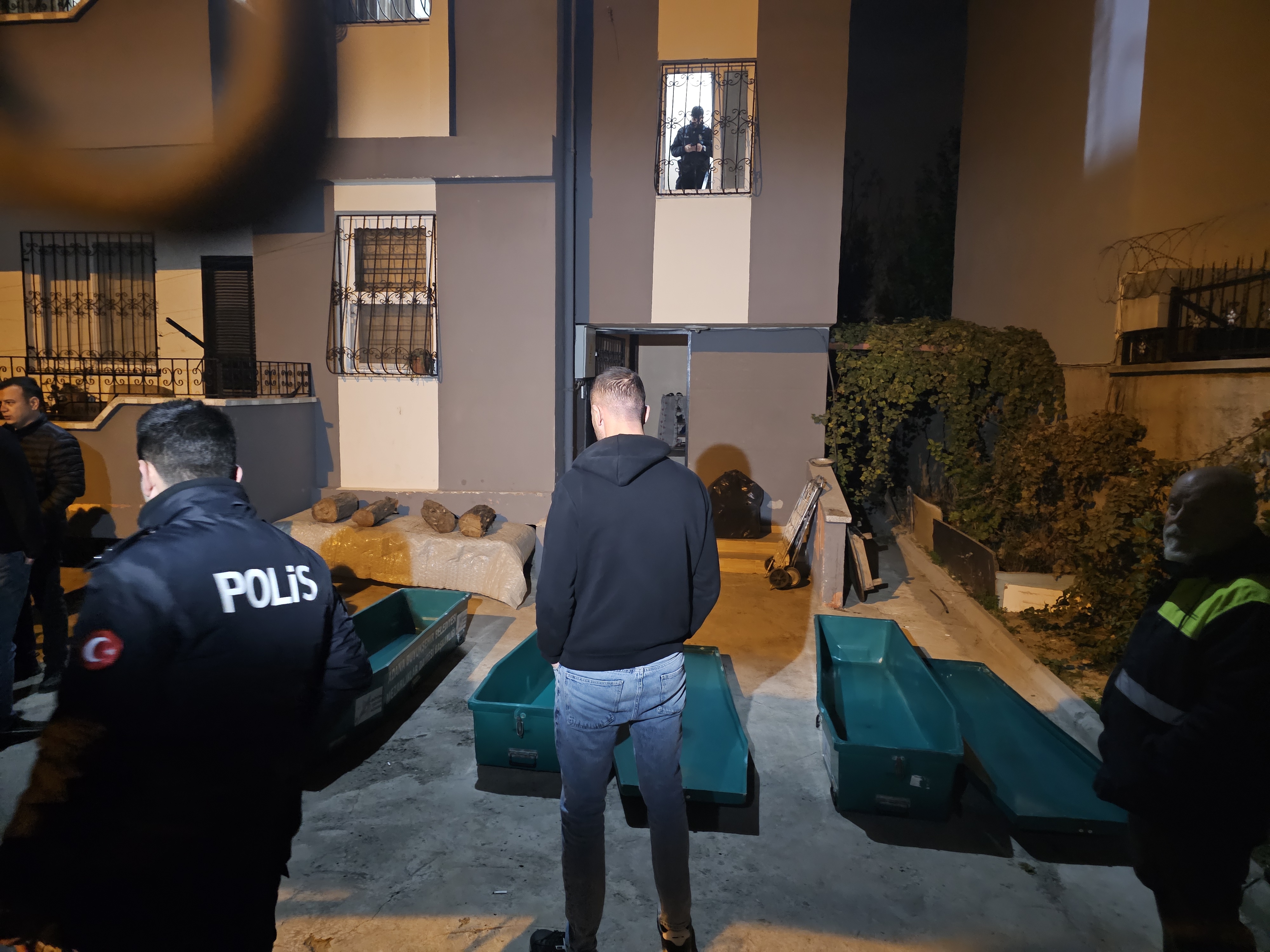 A D A N A D A B I R I E N G E L L I I K I C O C U G U N U O L D U R 1078696 320121