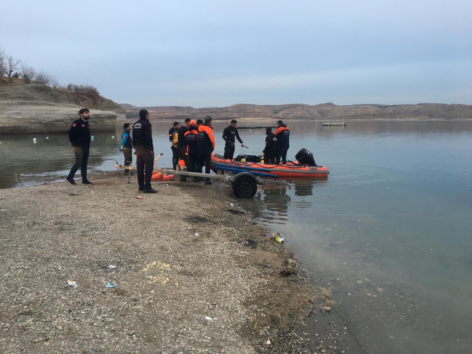 A D I Y A M A N D A T E K N E A L A B O R A O L D U 4 K I S I K 1073710 318576