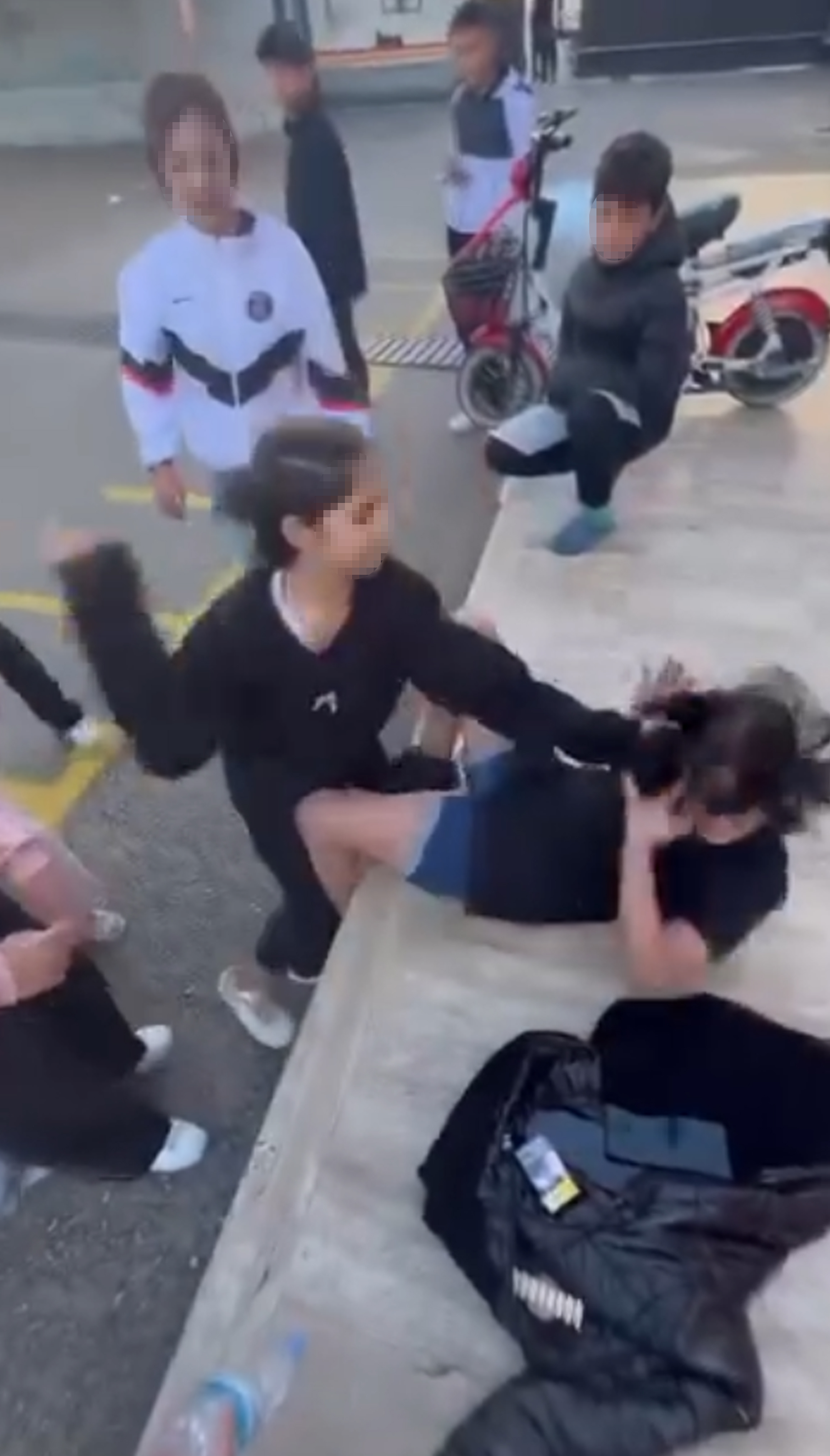 A K R A N L A R I K I Z O G R E N C I Y I T E K M E Y U M R U K D 1045602 310290