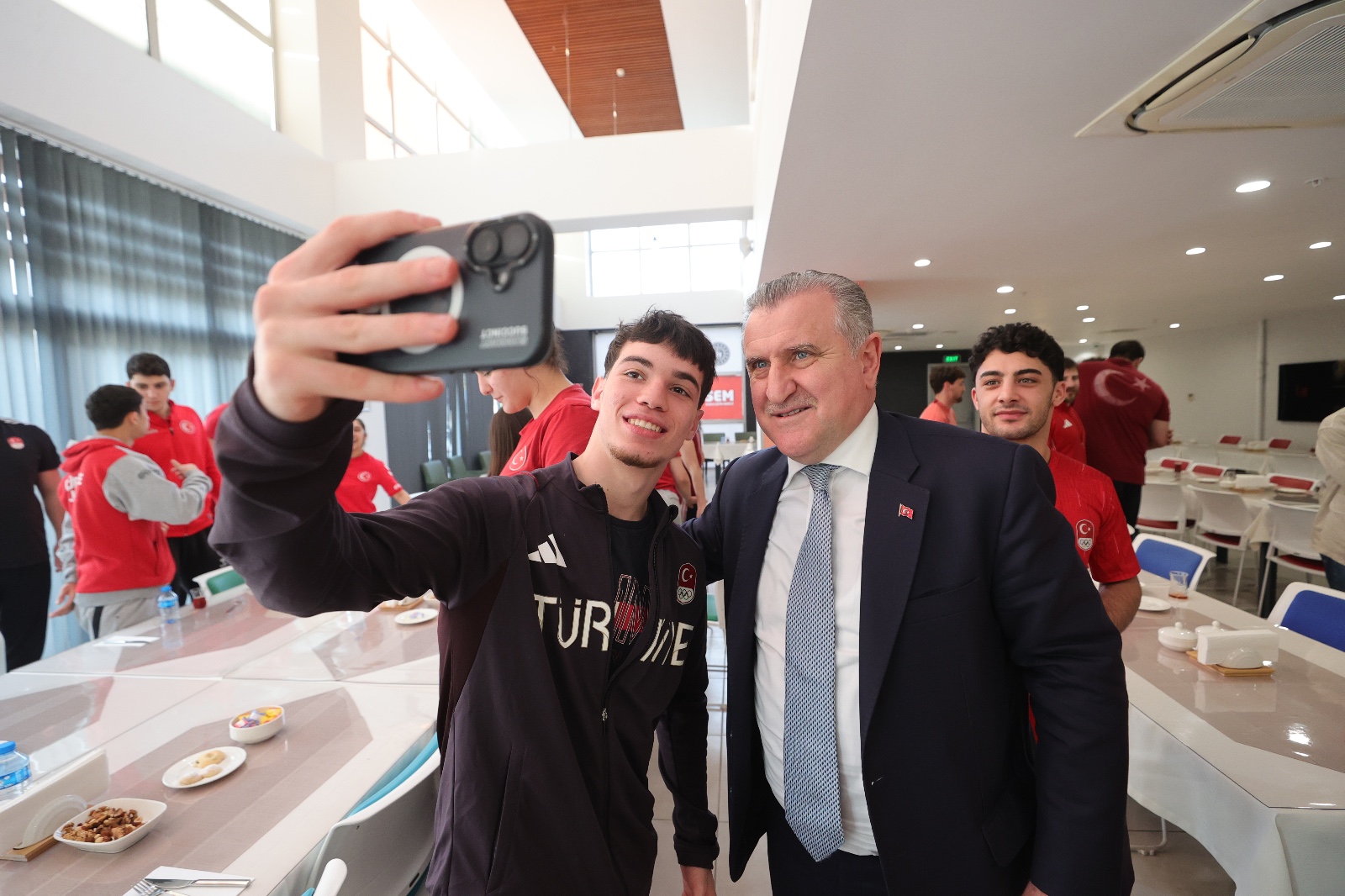 B A K A N B A K M I L L I S P O R C U B U R S U I L E S P O R C U 1056735 313608