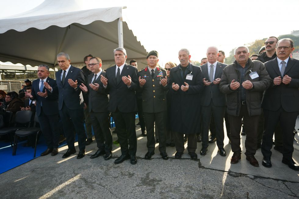 B E S I K T A S K U L U B U T E R O R S A L D I R I S I N D A S E H I 1056556 313559