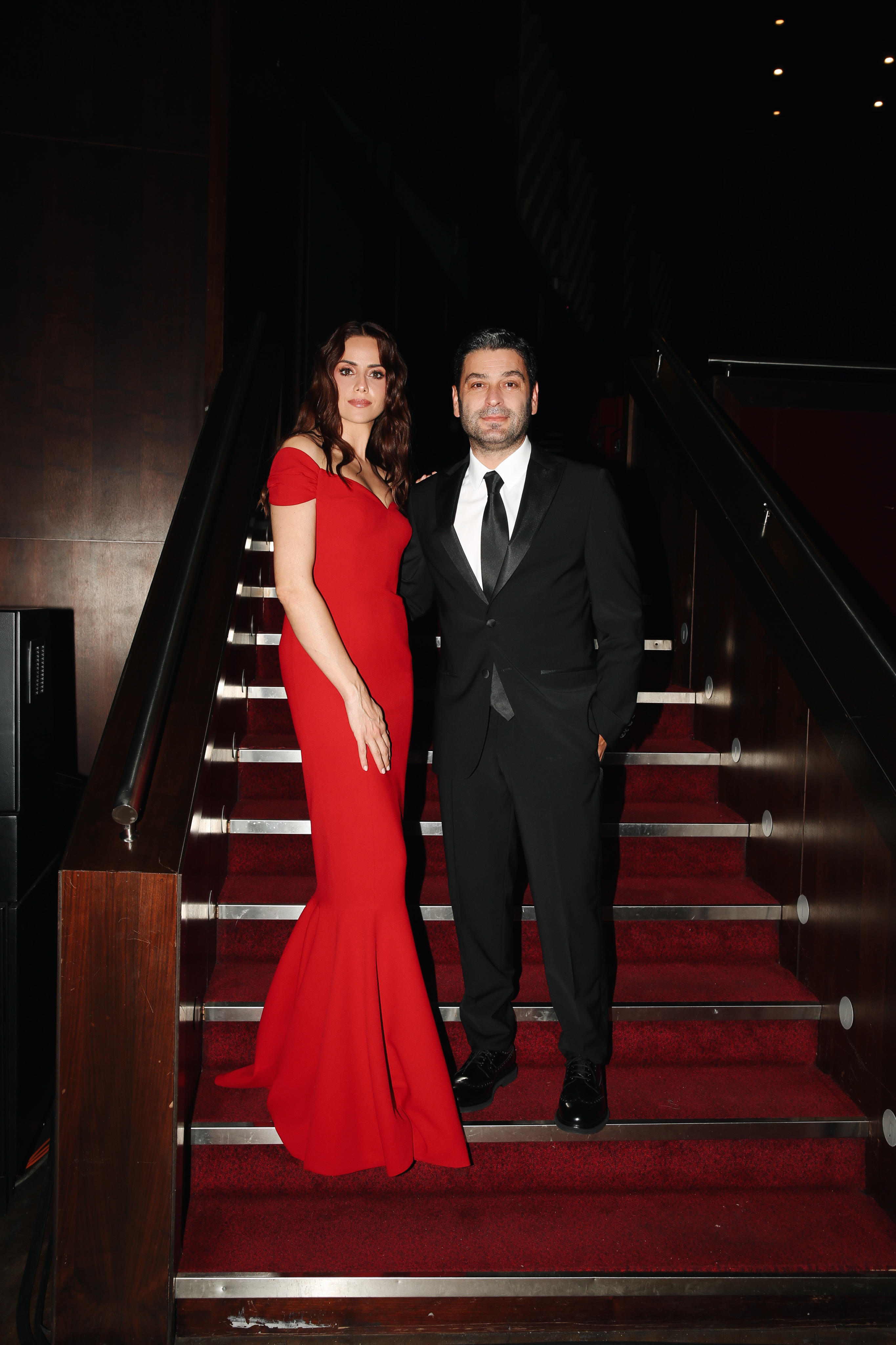 B E Y A Z P E R D E Y E P O S T A C I G E L I Y O R F R A G M A N E 1054559 312927