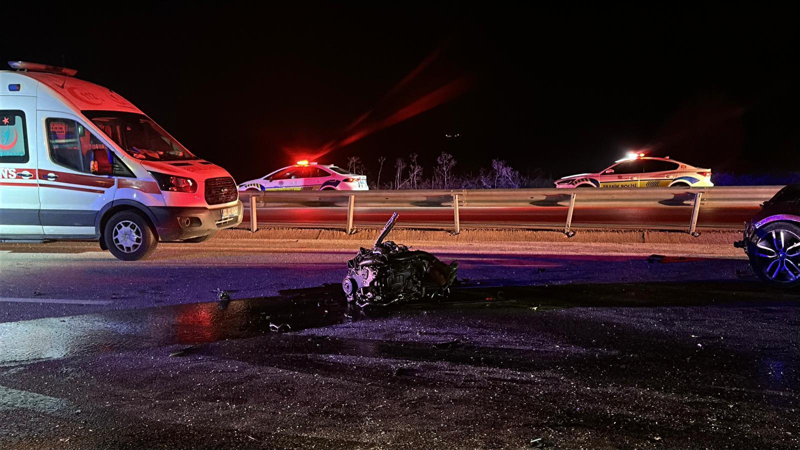 C A N A K K A L E D E 2 O T O M O B I L C A R P I S T I 5 O L U 1072900 318356