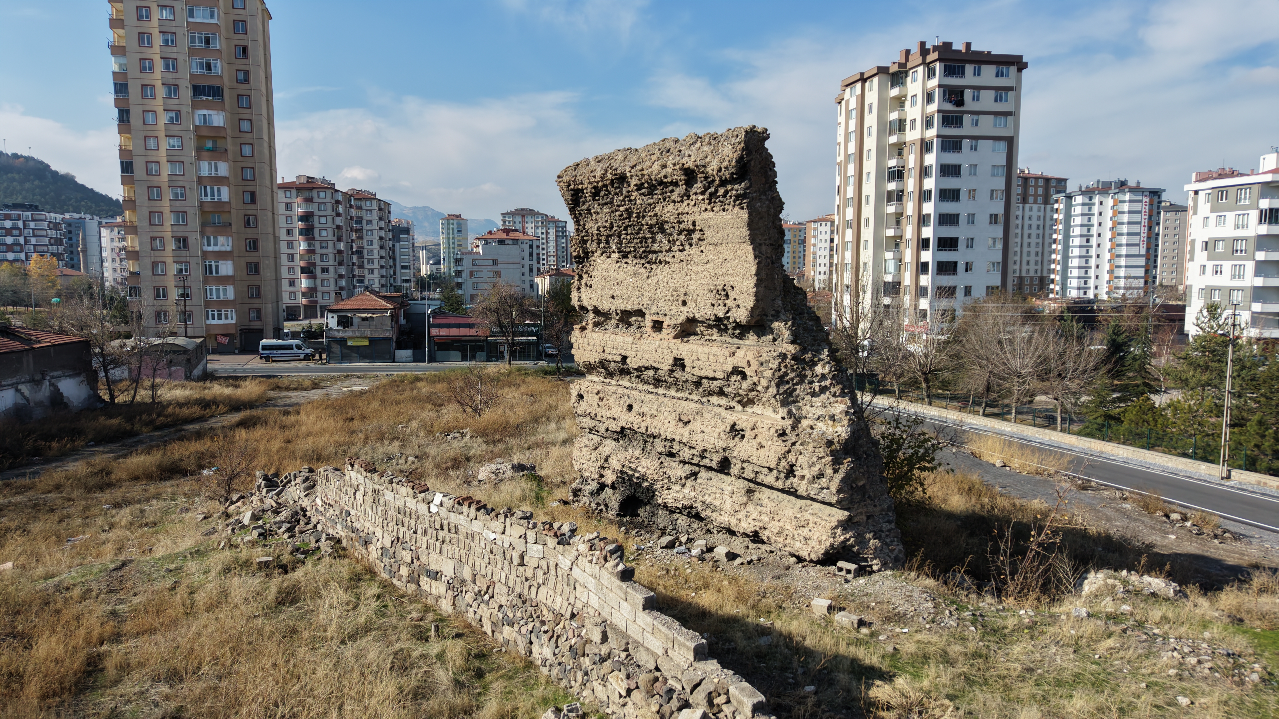 D U N Y A N I N E N E S K I H A S T A N E S I O L D U G U D E G E R L 1053196 312487