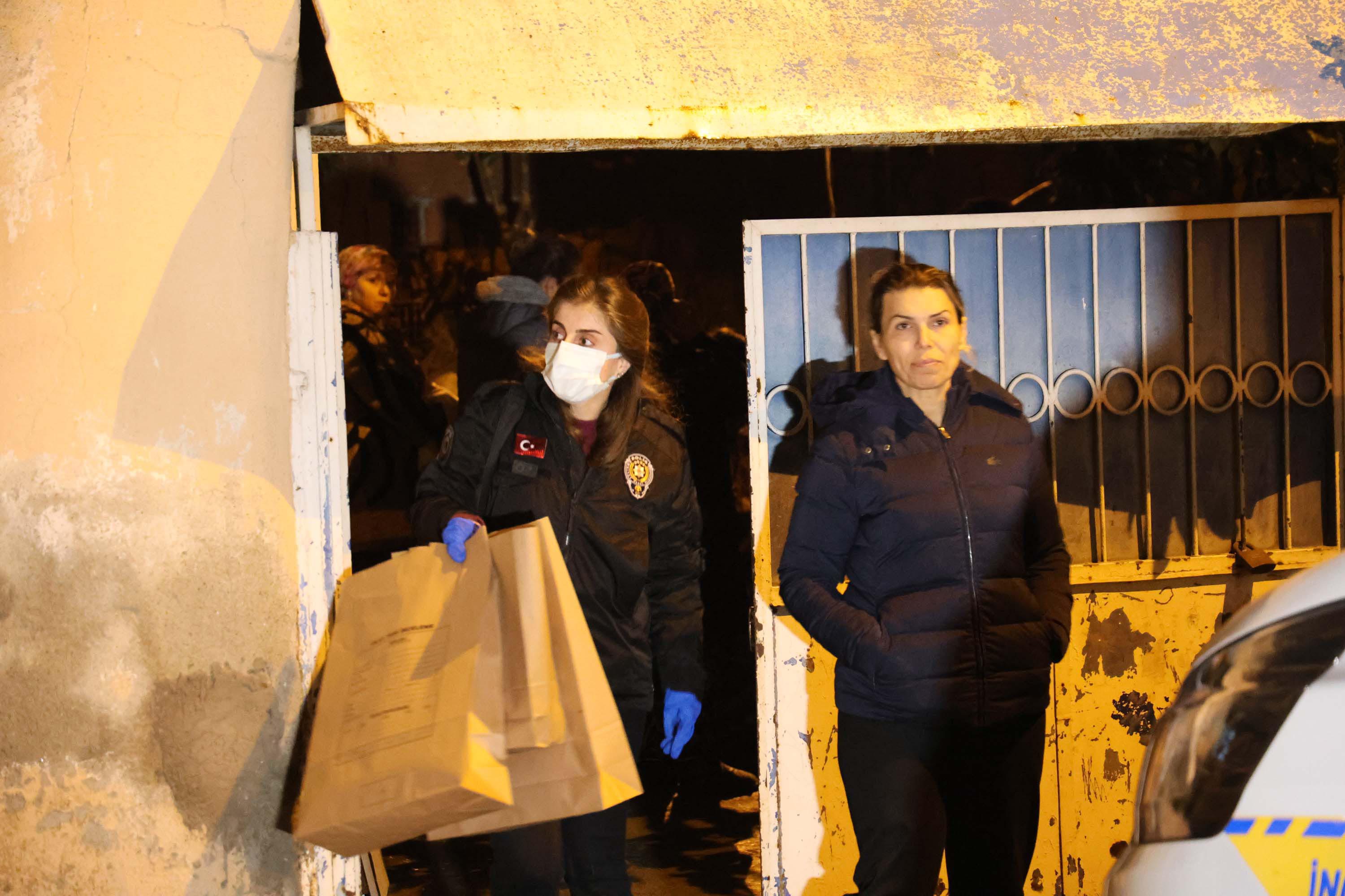 H I R S I Z L I K I C I N G I R I L E N E V D E I S L E N E N C I N A 1080529 320703