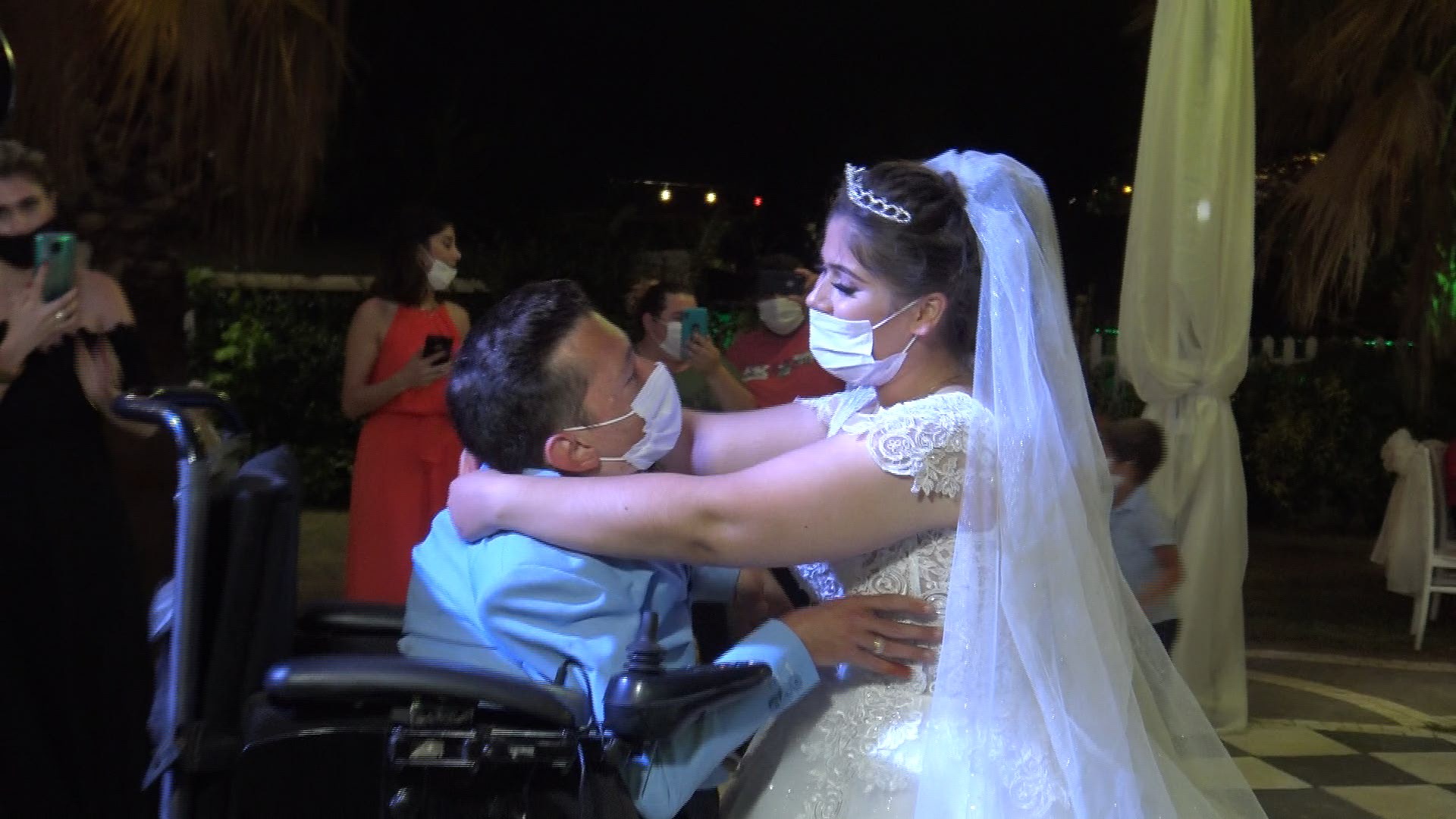 I S T A N B U L A I L E L E R I K A R S I C I K M I S T I E V L I 1044396 309936