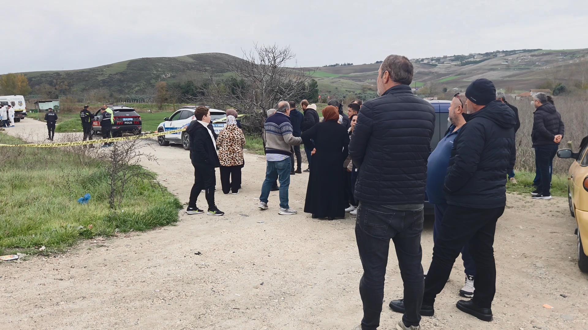 I S T A N B U L B U Y U K C E K M E C E D E O T O M O B I L B A R I 1073435 318507