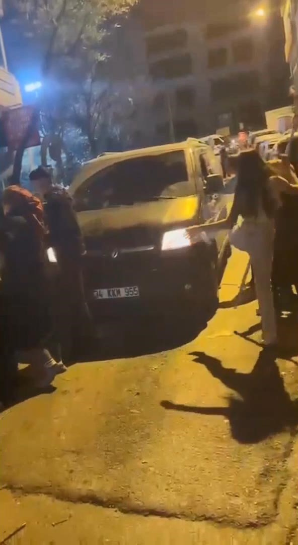 I S T A N B U L G A Z I O S M A N P A S A’ D A K A D I N A S I D D E 1073082 318405