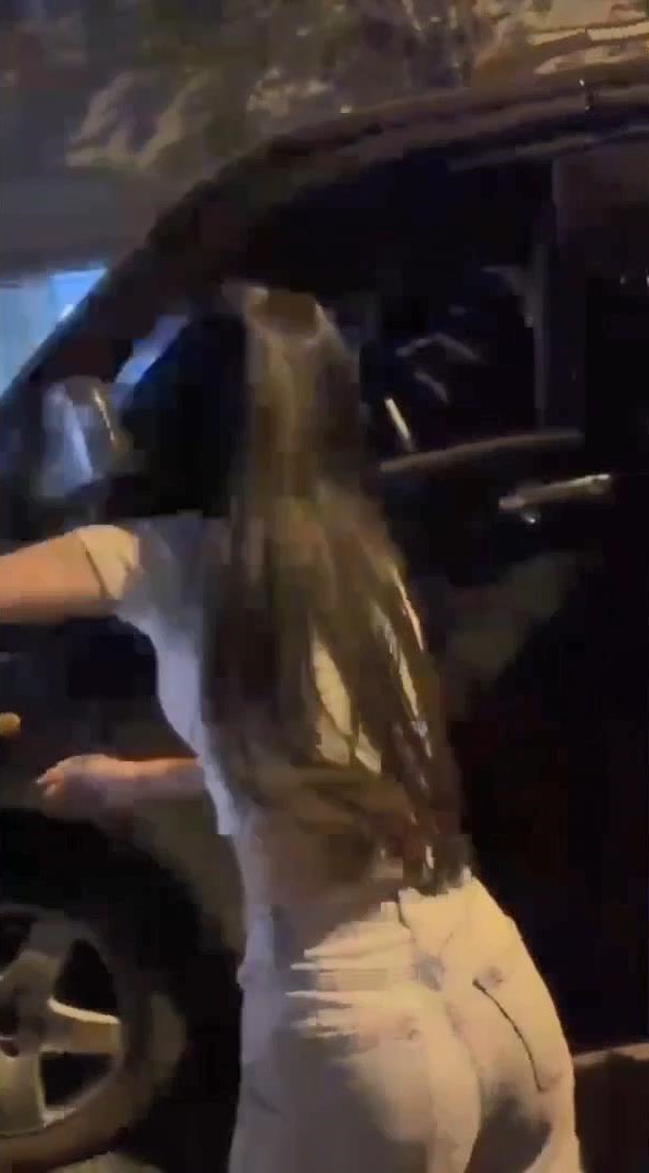 I S T A N B U L G A Z I O S M A N P A S A’ D A K A D I N A S I D D E 1073085 318405