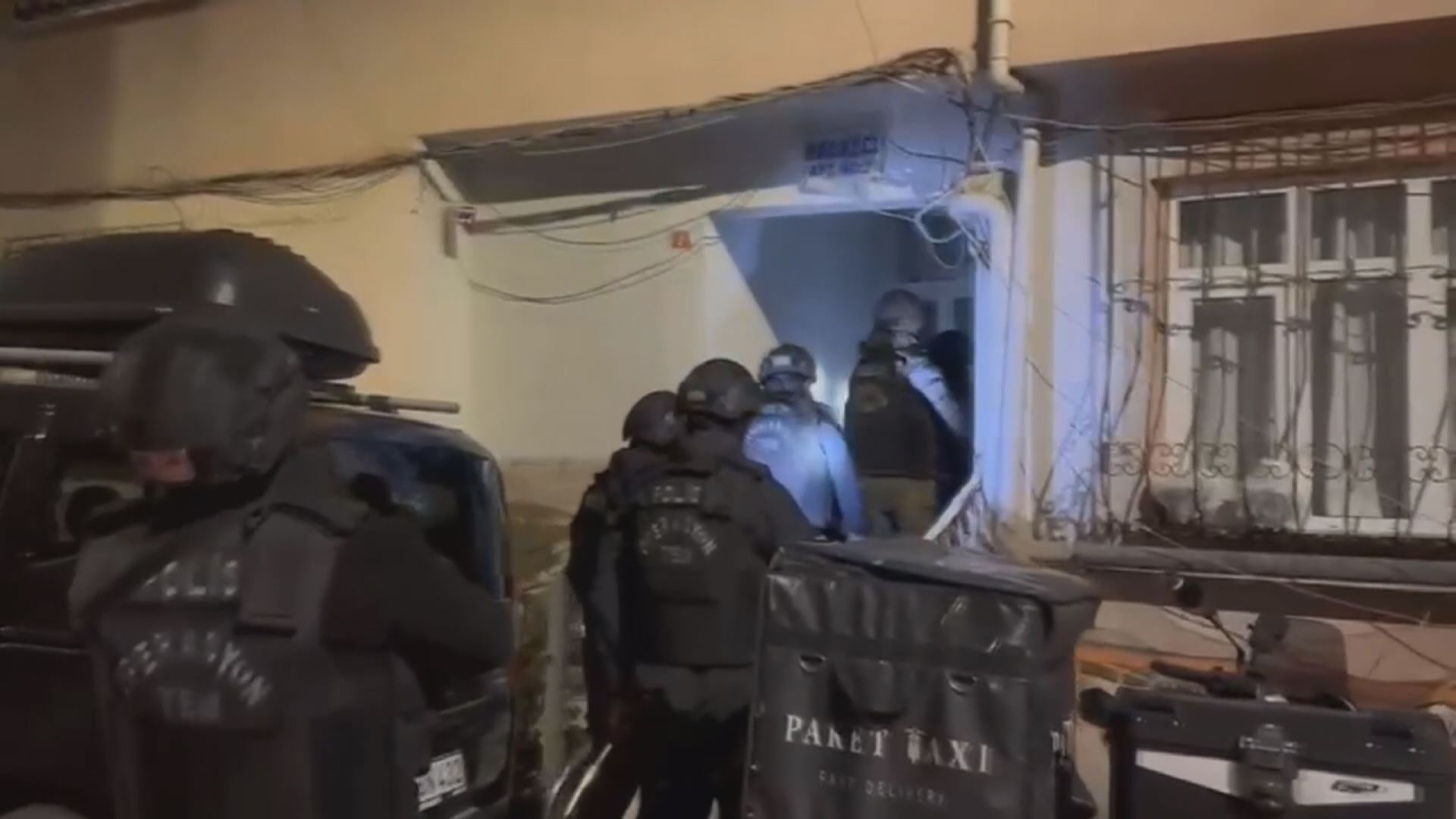 I S T A N B U L I S T A N B U L D A D E A S O P E R A S Y O N U 1089620 323314