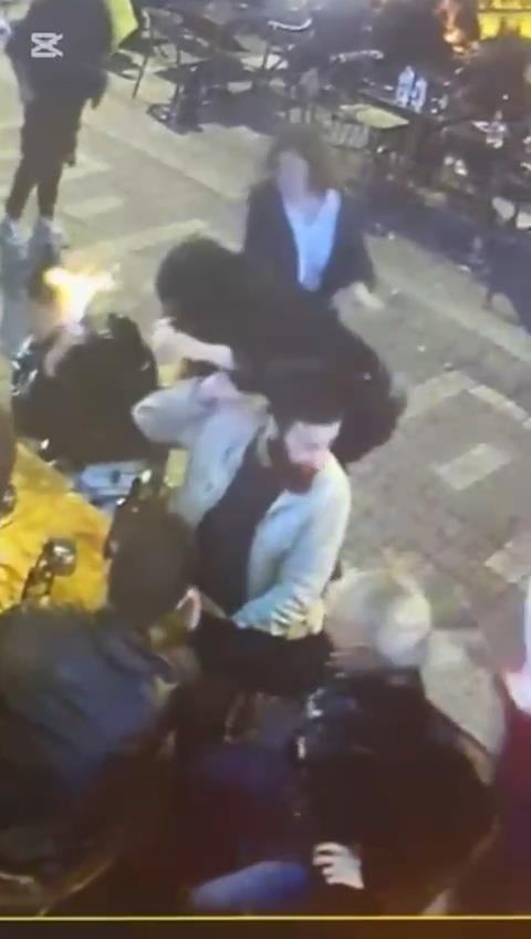 I S T A N B U L K A D I K O Y D E K A D I N I N U Z E R I N E Y A 1057129 313714