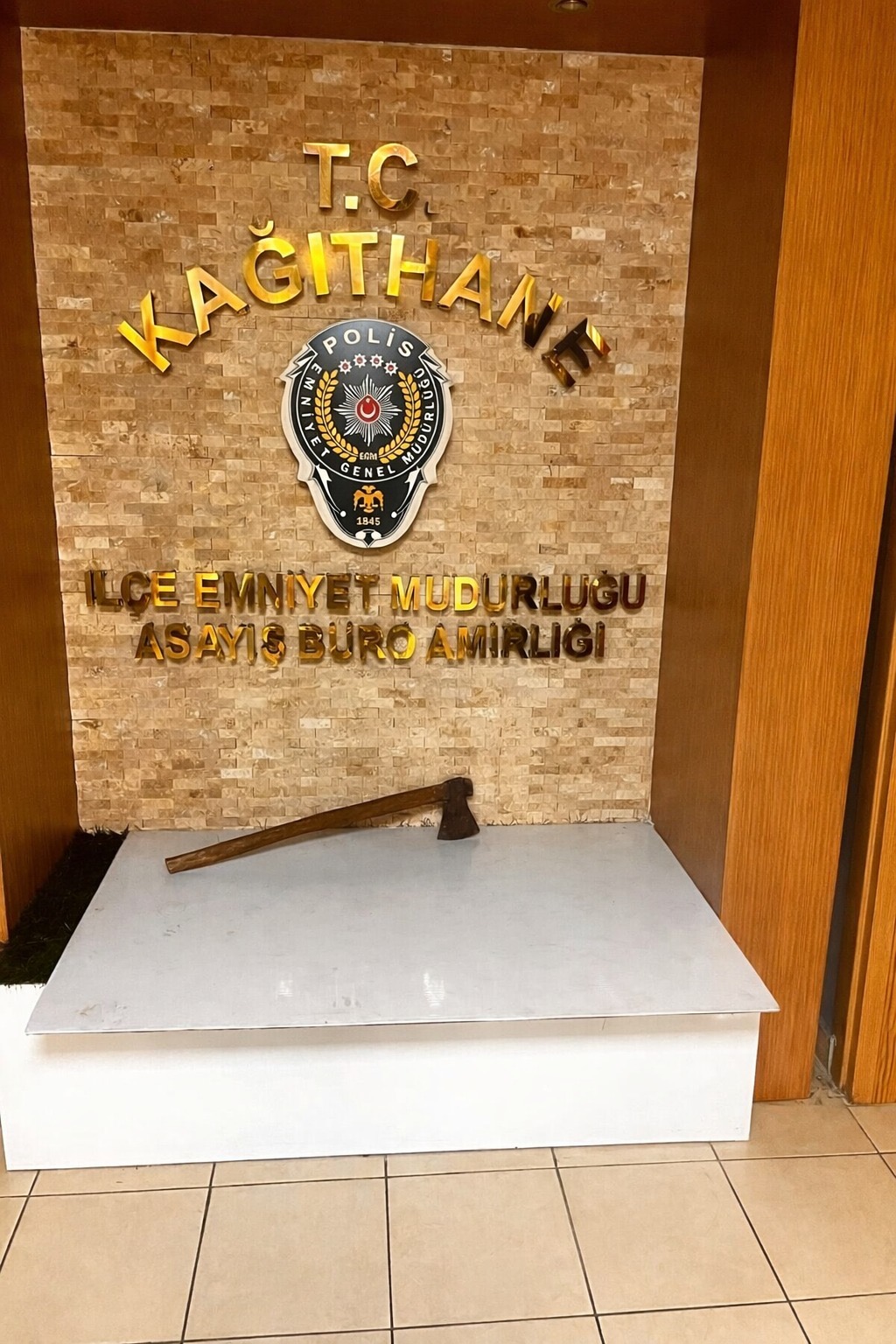 I S T A N B U L K A G I T H A N E’ D E B A L T A Y L A K U A F O R U 1072869 318353