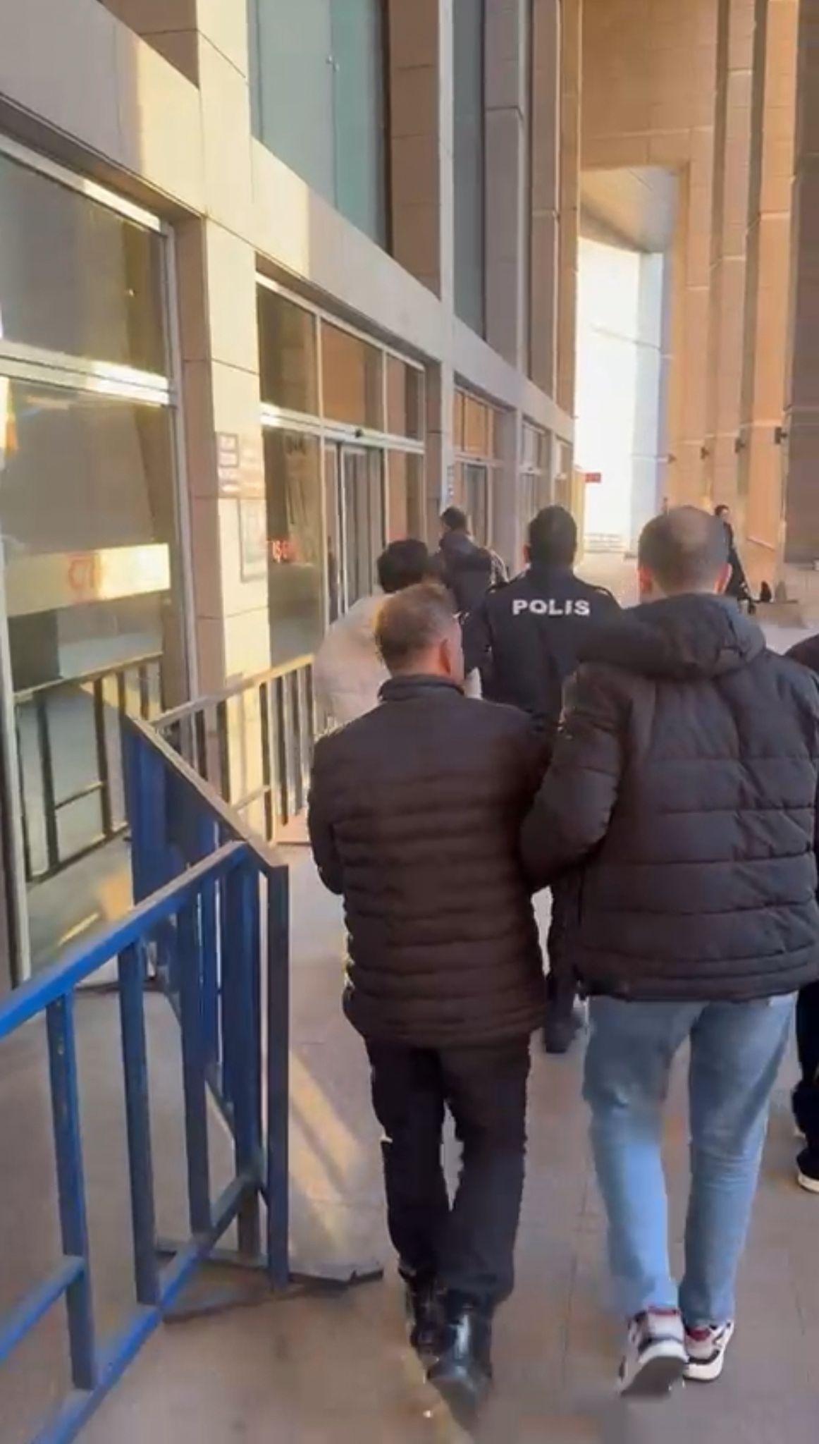 I S T A N B U L K A G I T H A N E’ D E O P E R A S Y O N Y A K L A 1051931 312139