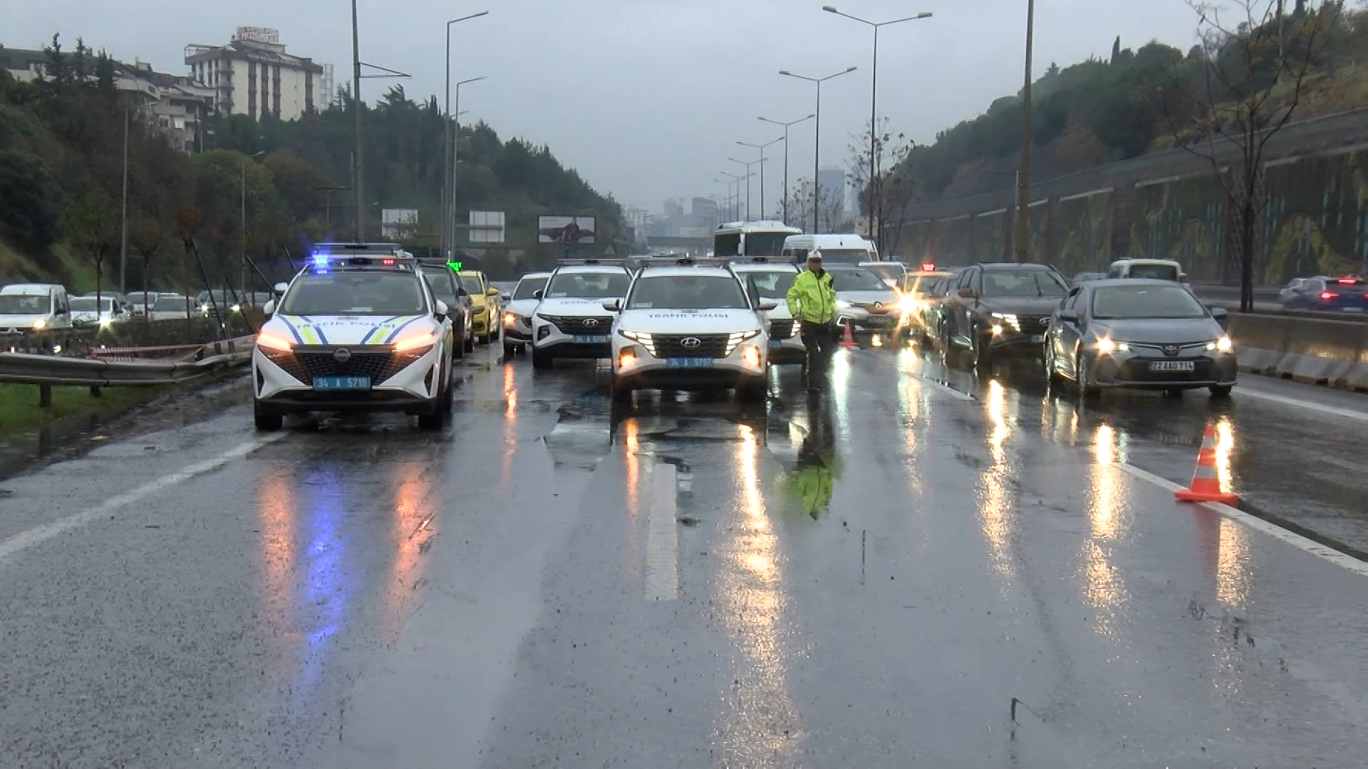 I S T A N B U L M A L T E P E D 100 D E S E R V I S M I N I B 1051760 312043