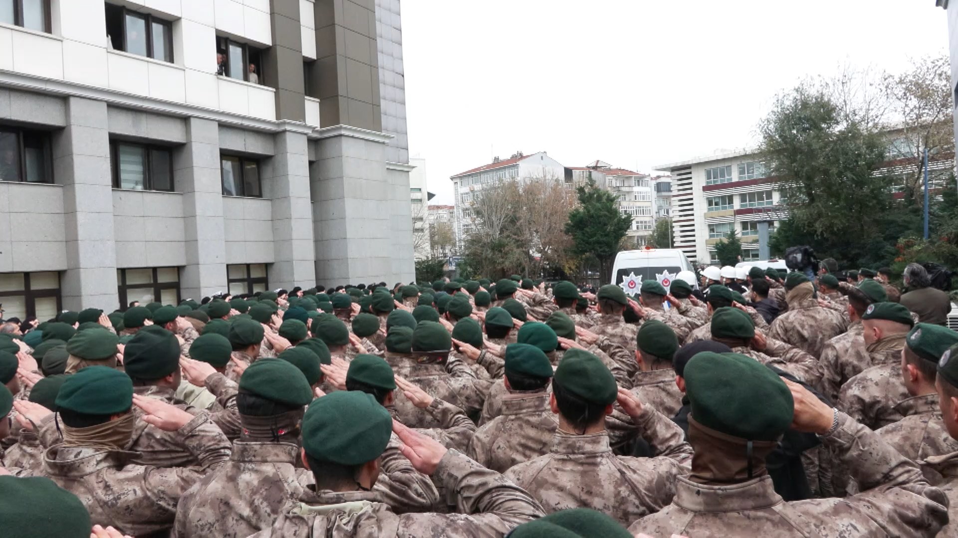 I S T A N B U L S E H I T P O L I S M E M U R U E M R E A L B A Y R 1054026 312748