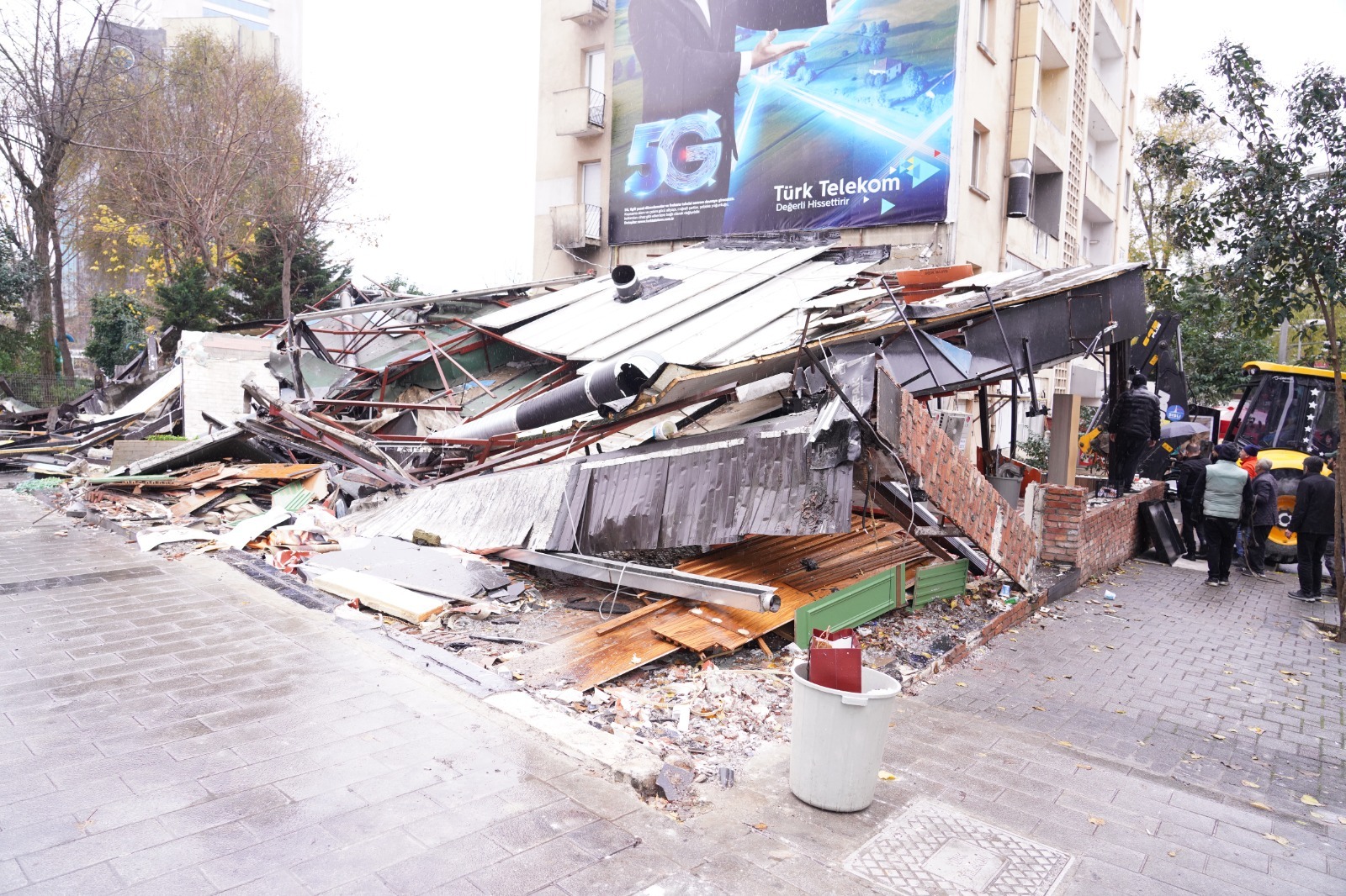 I S T A N B U L S I S L I D E 25 K I S I N I N Z E H I R L E N D 1087813 322893