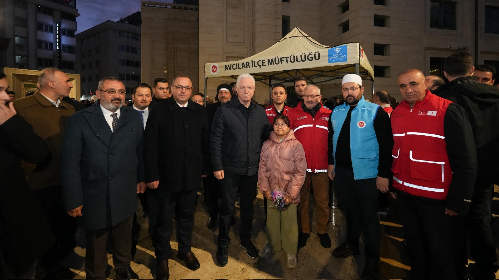 I S T A N B U L – V A L I G U L ‘ A I L E L E R S A B A H N A M A 1062652 315279