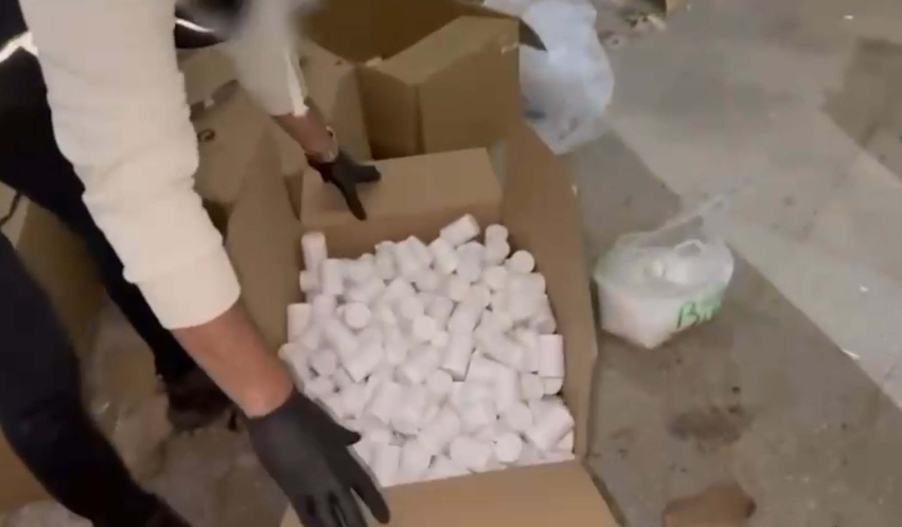 I Z M I R D E 2 M I L Y O N 309 B I N 774 S E N T E T I K H 1041365 309003