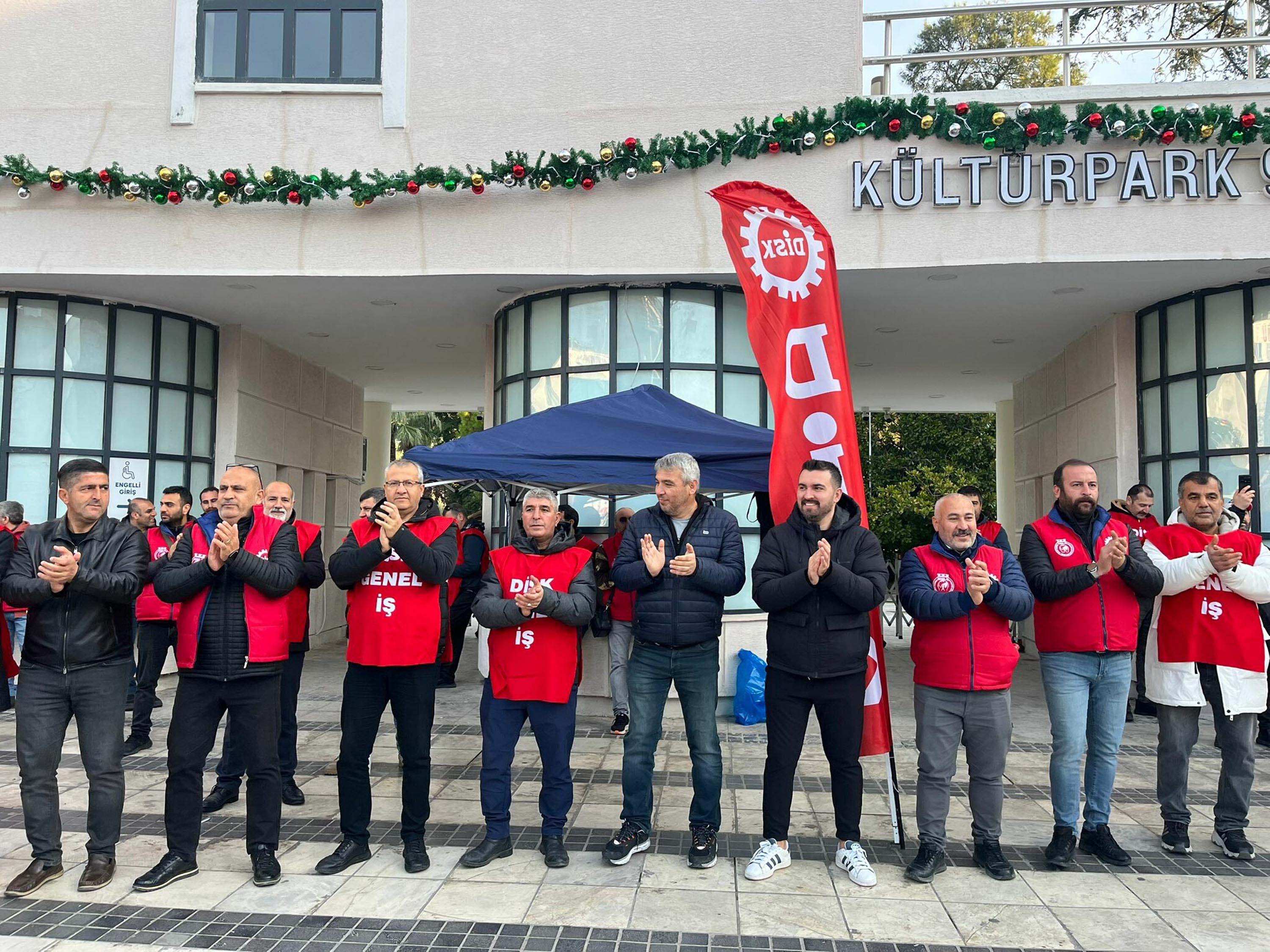 I Z M I R D E I S C I L E R I N E Y L E M I 3 U N C U G U N D E D 1056272 313472