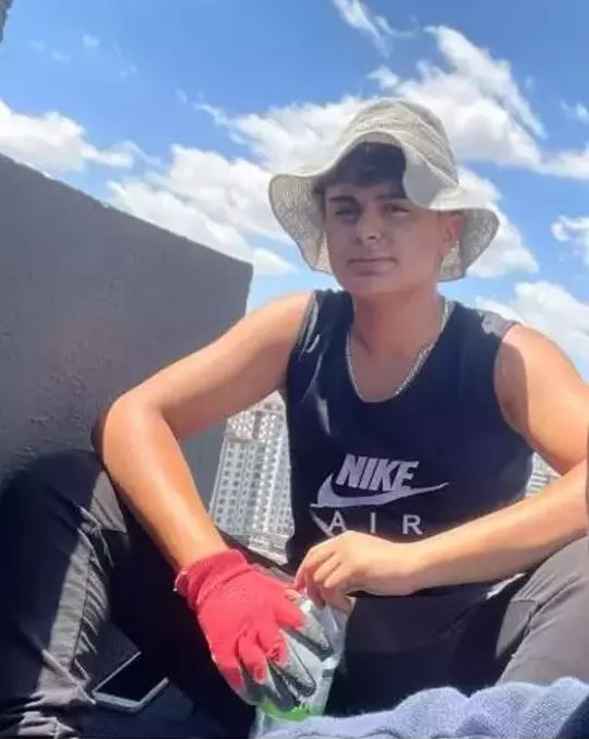 K I Z I N I N E R K E K A R K A D A S I N I O L D U R E N B A B A Y A 1044070 309839