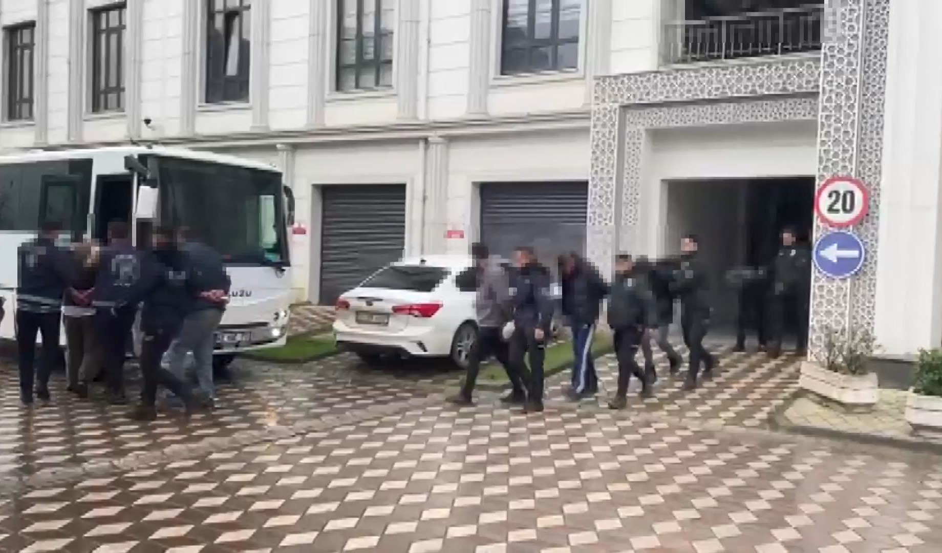 K O C A E L I M E R K E Z L I F U H U S O P E R A S Y O N U N D A 10 1082020 321166