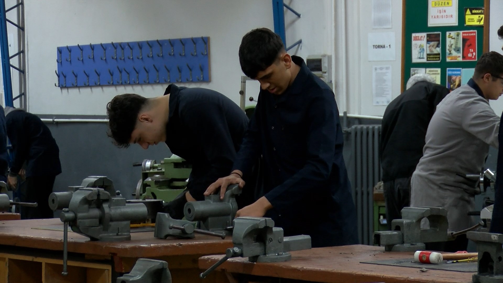 M E S L E K L I S E S I N D E N 27 U L K E Y E Y E D E K P A R C A 1041325 308993