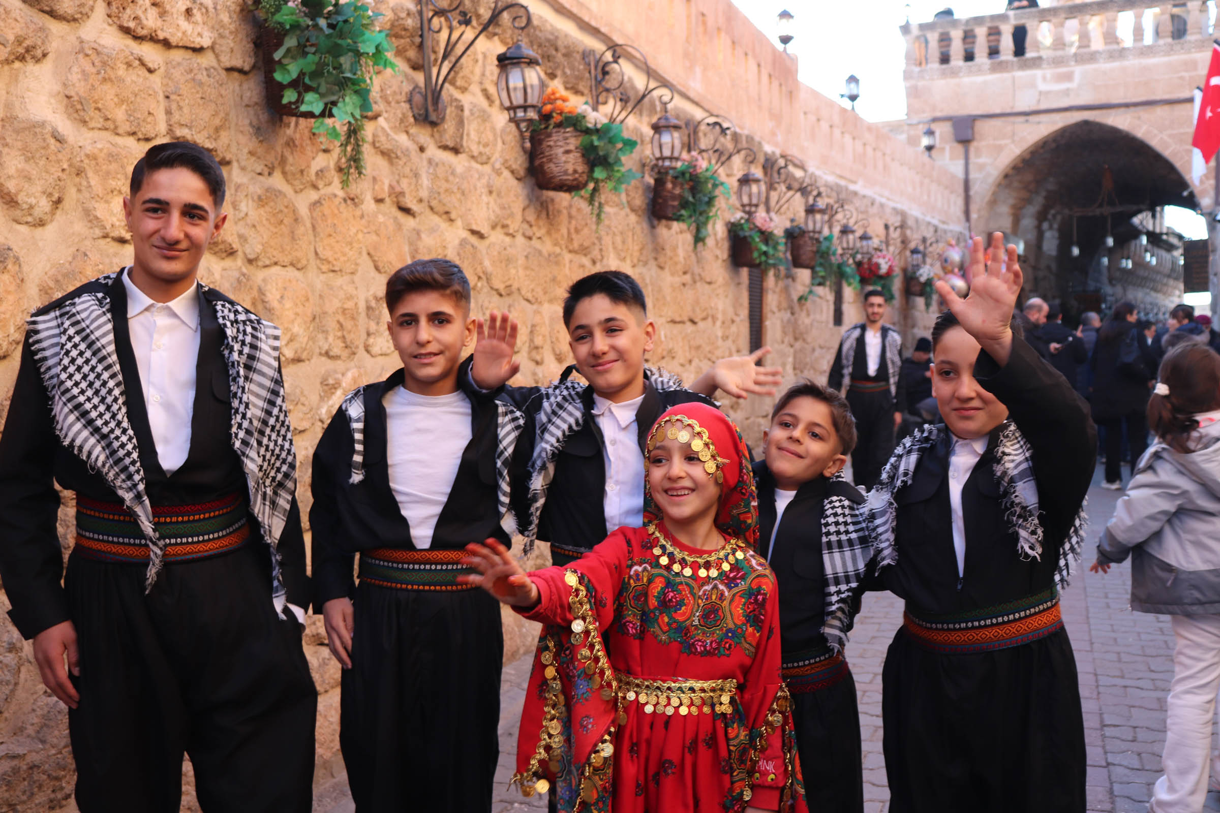 M I D Y A T’ T A T U R I Z M K I S I N D A D E V A M E D I Y O R 1073067 318402