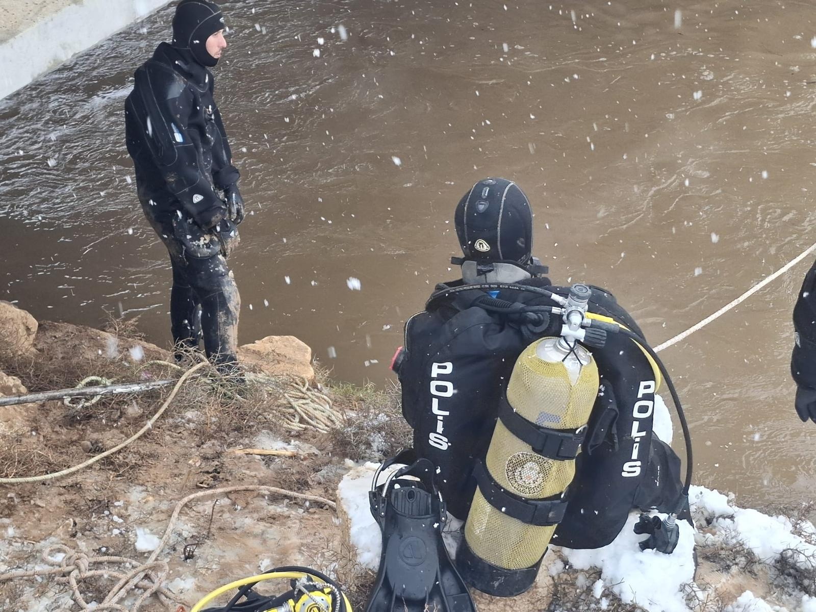 O T O M O B I L S U L A M A K A N A L I N A D U S T U B A B A V E 1086079 322322