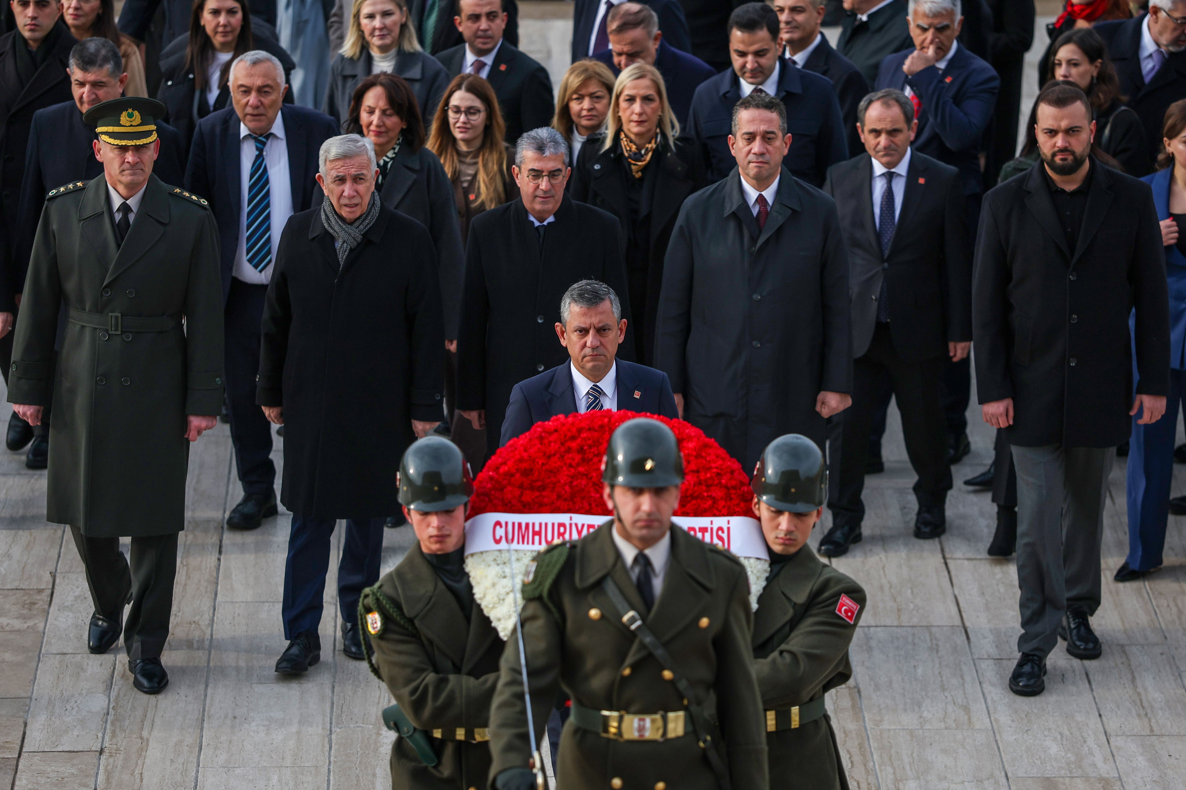 O Z G U R O Z E L A N I T K A B I R I Z I Y A R E T E T T I F 1050557 311759