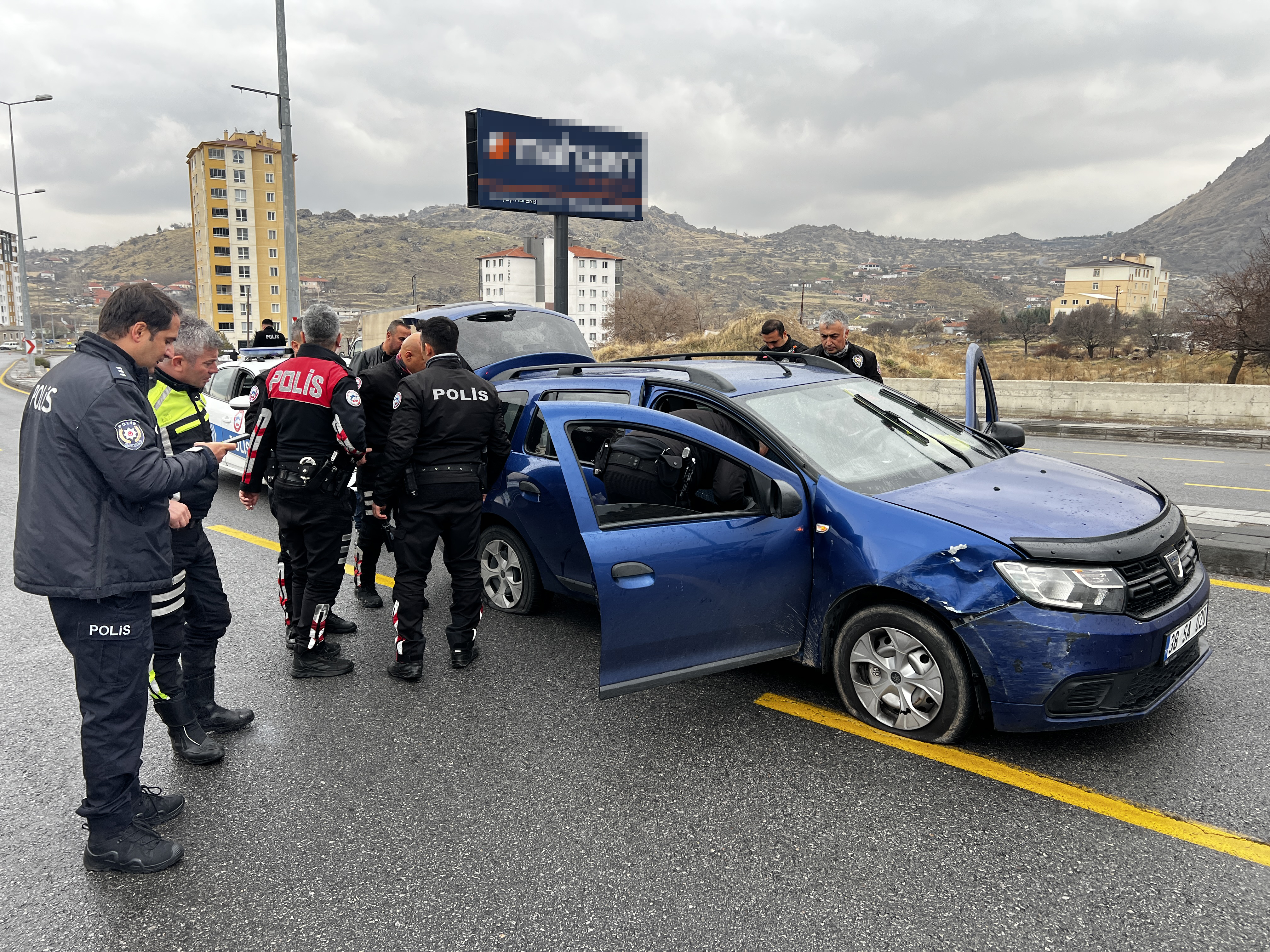 P O L I S T E N K A C A N E H L I Y E T S I Z S U R U C U O T O M O B 1053919 312721