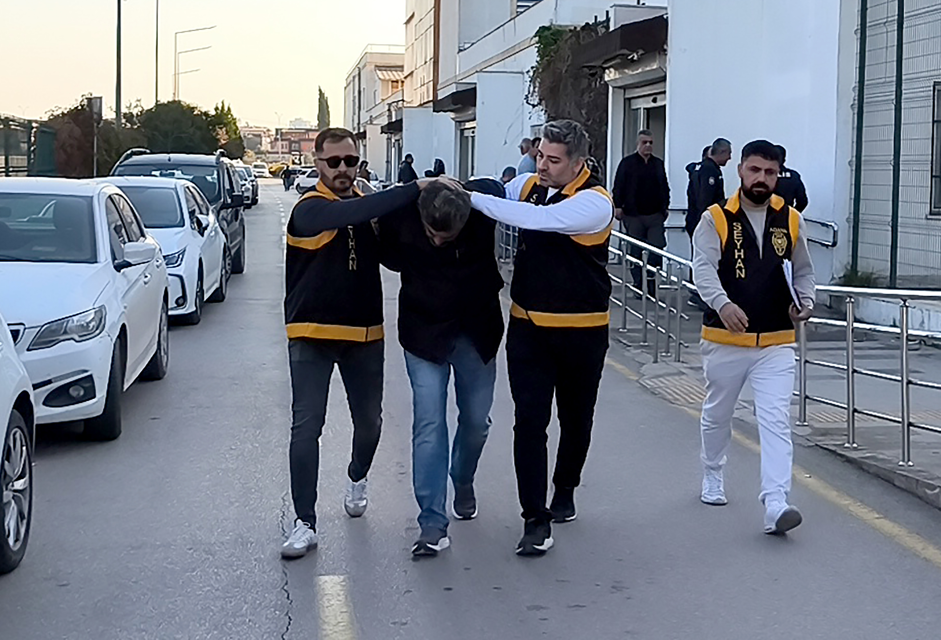 S A H T E I S I M L E 7 K I T A P Y A Z I P K O N F E R A N S L A R 1041304 308720