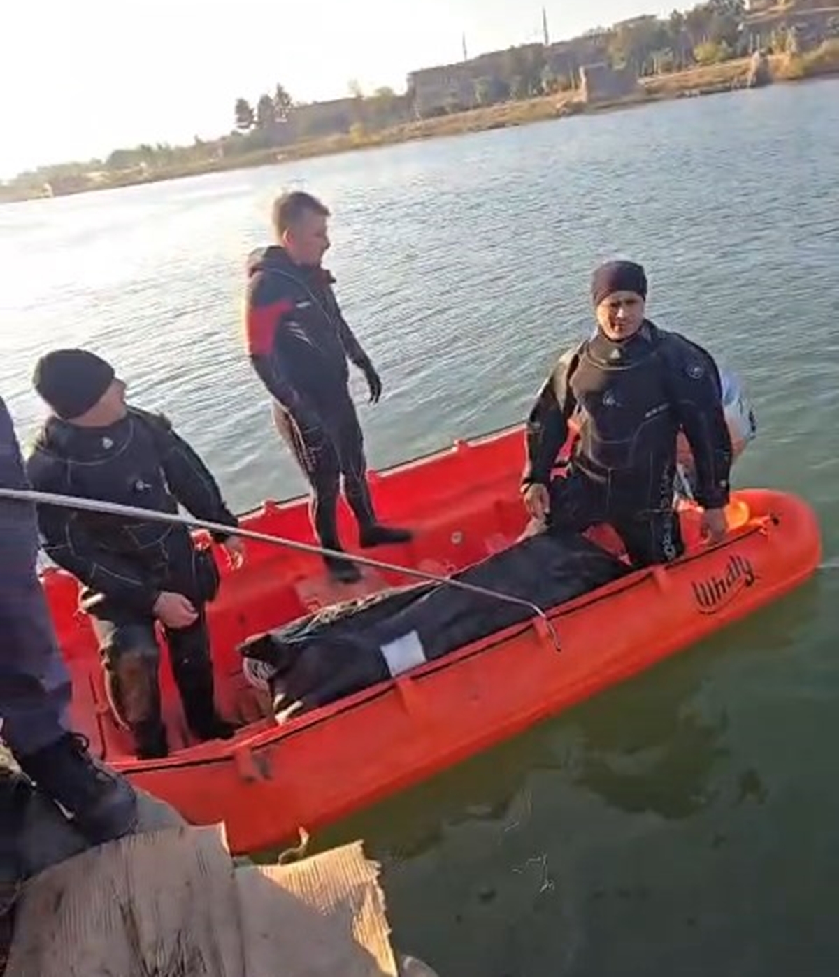 T E R L I G I N I A L M A K I S T E R K E N D I C L E N E H R I’ N E 1044551 309979