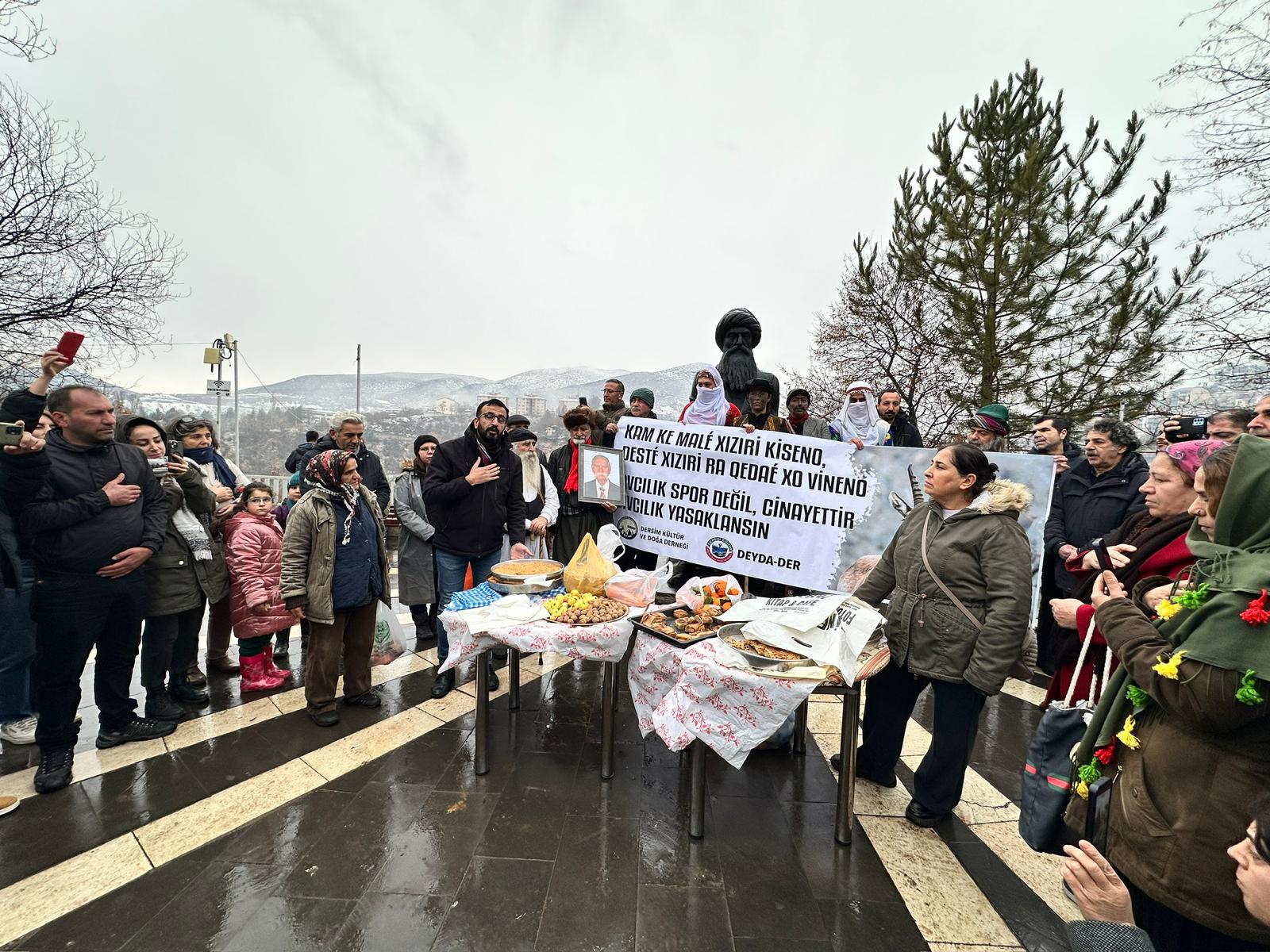 T U N C E L I D E Y E N I Y I L ‘ G A G A N’ G E L E N E G I Y L E 1089421 323397