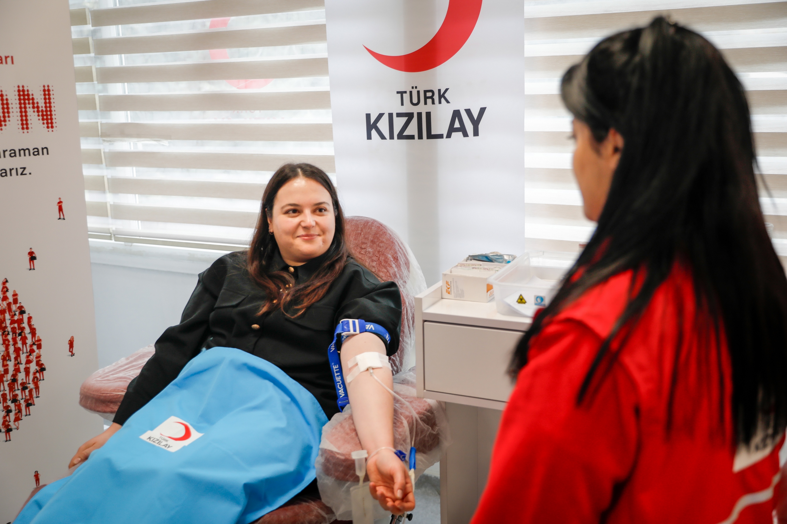 T U R K K I Z I L A Y 3 M I L Y O N U N I T E K A N B A G I S I 1082485 321299