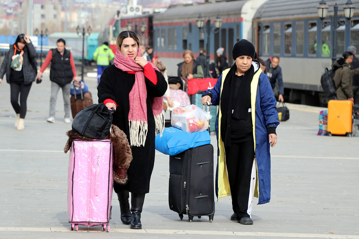 V A N’ A Y I L B A S I I C I N I R A N L I A K I N I 1080390 320664