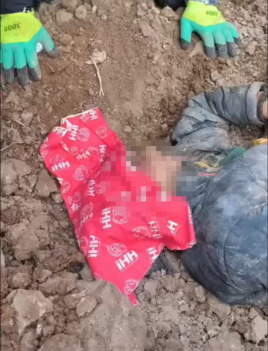 V U C U D U N U N B I R K I S M I T O P R A G A G O M U L U B U L U N 1052588 312448