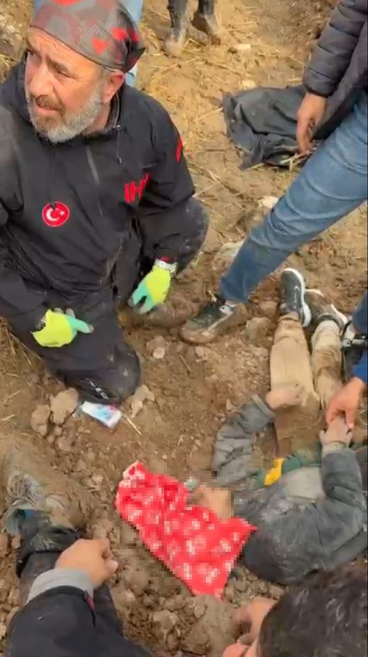 V U C U D U N U N B I R K I S M I T O P R A G A G O M U L U B U L U N 1052590 312448