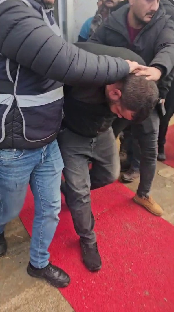 V U C U D U N U N B I R K I S M I T O P R A G A G O M U L U B U L U N 1053348 312448