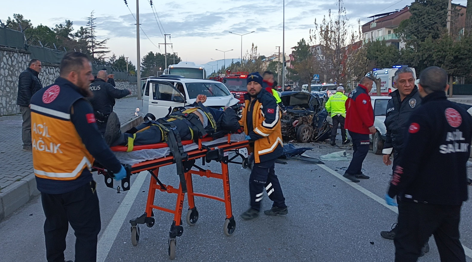 Y O L A C I K A N K E D I K A Z A Y A N E D E N O L D U 2 O L 1053088 312456