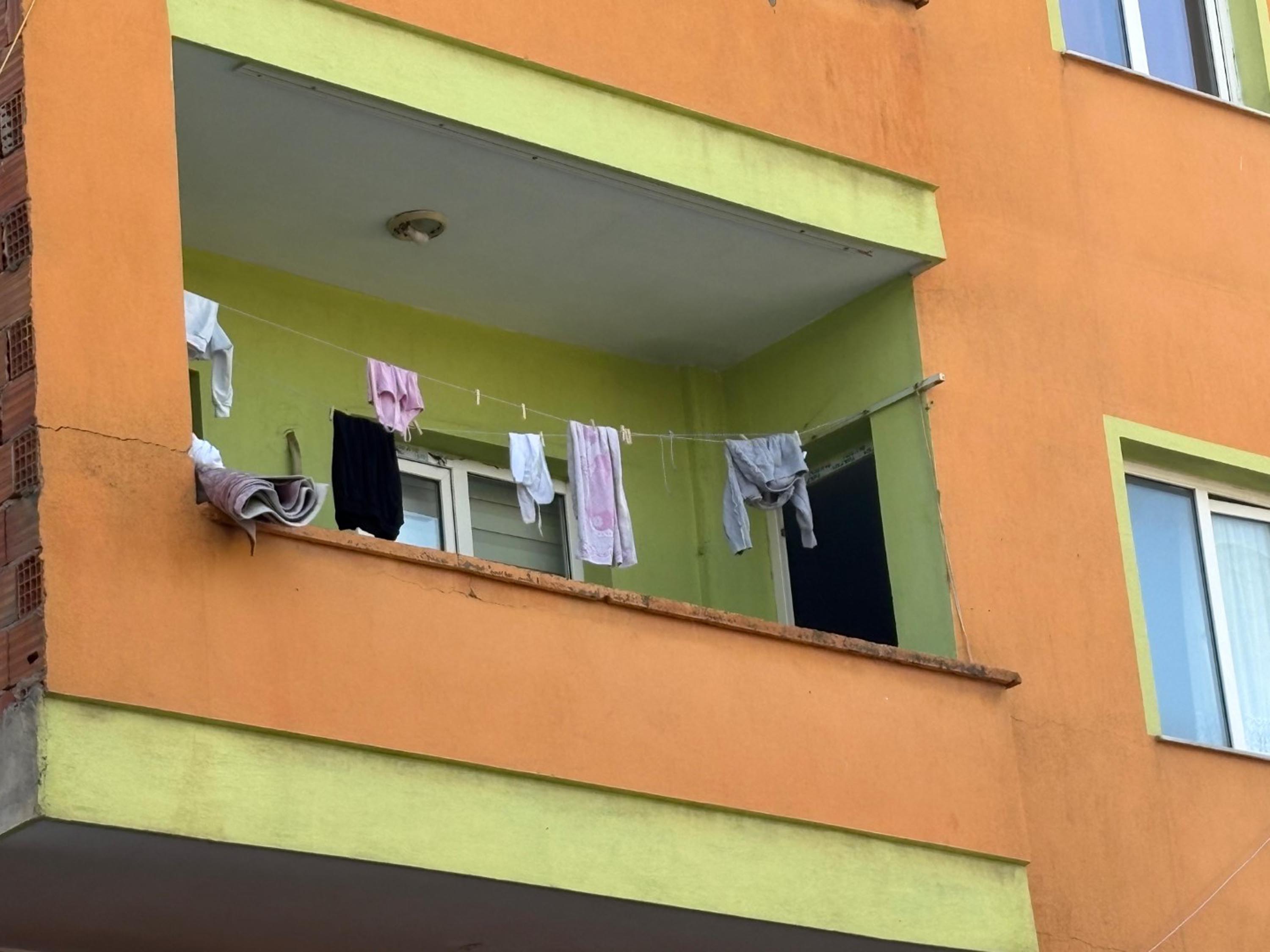 3 A Y L I K S I R I N A L Y A B A K I C I S I N I N E V I N D E O 1132528 336233